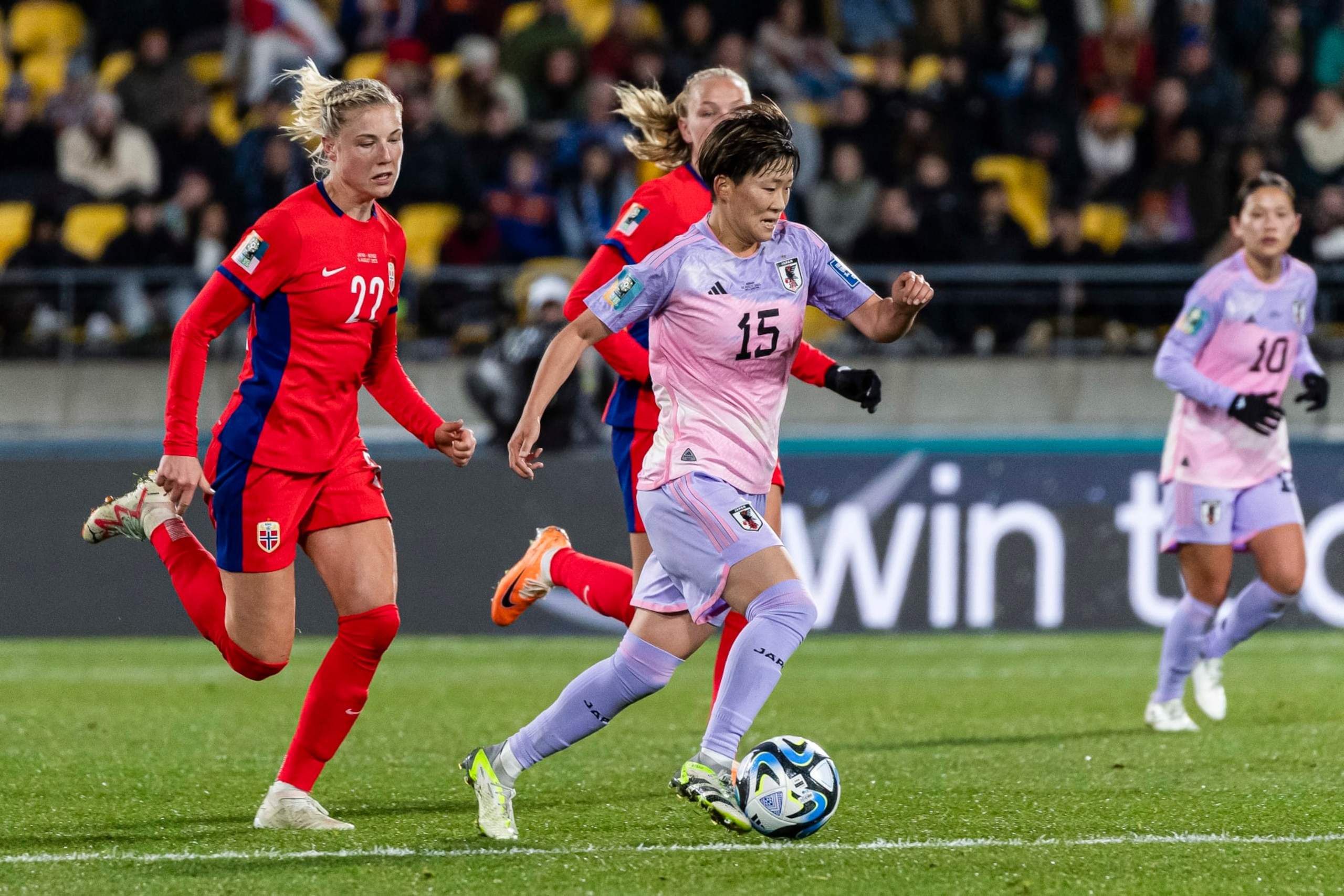 WELLINGTON, NEW ZEALAND - AUGUST 5: Aoba Fujino of Japan (R) is chased by Sophie Haug of Norway (L) during the FIFA Women's World Cup Australia & New Zealand 2023 Round of 16 match between Japan and Norway at Wellington Regional Stadium on August 5, 2023 in Wellington, New Zealand. (Photo by Joe Serci/Eurasia Sport Images/Getty Images)
