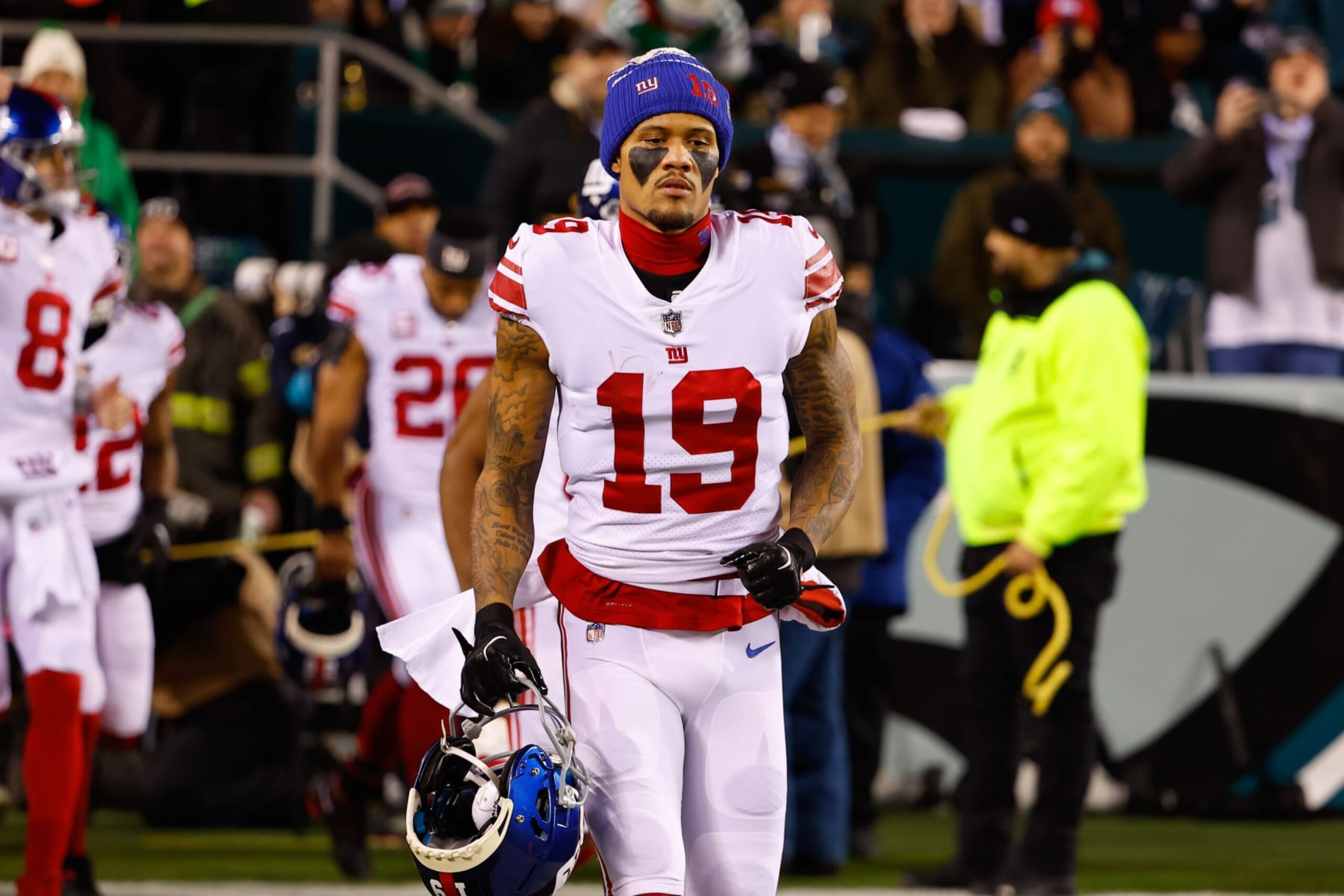 PHILADELPHIA, PA - JANUARY 21:  New York Giants wide receiver Kenny Golladay (19) enters the field prior the NFC Divisional playoff game between the Philadelphia Eagles and the New York Giants on January 21, 2023 at Lincoln Financial Field in Philadelphia, Pennsylvania.  (Photo by Rich Graessle/Icon Sportswire via Getty Images)