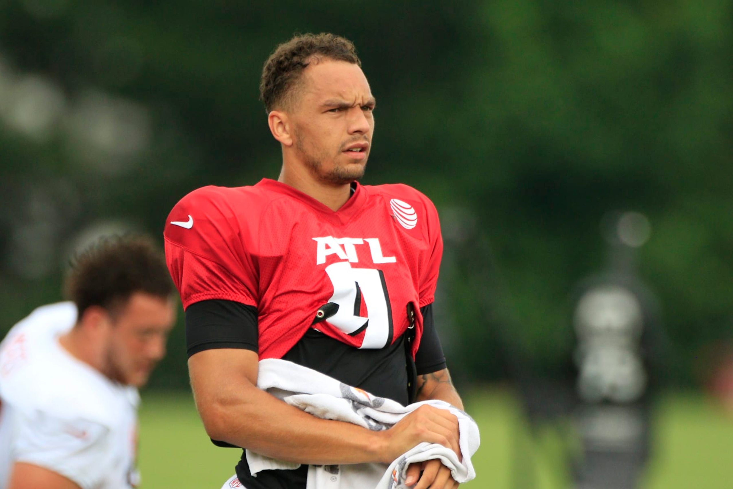 FLOWERY BRANCH, GA - AUGUST 04: Atlanta Falcons quarterback Desmond Ridder #9 stretches during Atlanta Falcons training camp on August 4, 2023 at IBM Performance Field in Flowery Branch, GA. (Photo by Jeff Robinson/Icon Sportswire via Getty Images)