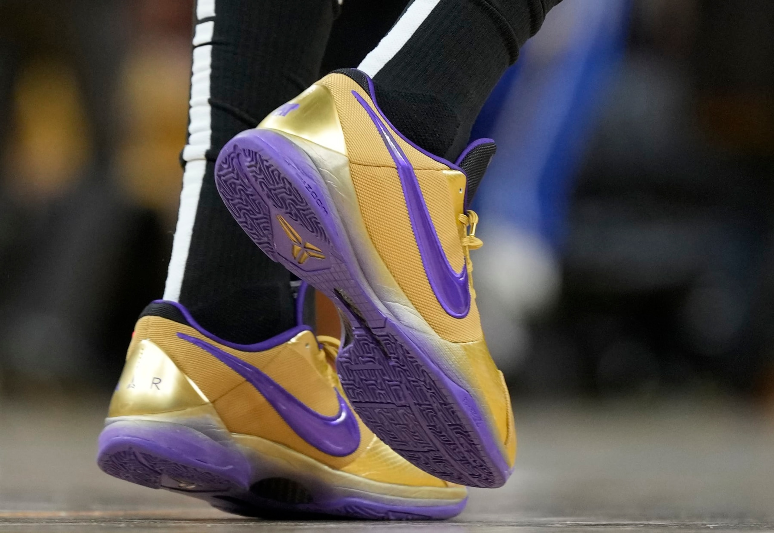 SAN FRANCISCO, CALIFORNIA - FEBRUARY 27: A detailed view of the "Kobe Bryant" Nike basketball shoes worn by Jonathan Kuminga #00 of the Golden State Warriors against the Dallas Mavericks at Chase Center on February 27, 2022 in San Francisco, California. NOTE TO USER: User expressly acknowledges and agrees that, by downloading and or using this photograph, User is consenting to the terms and conditions of the Getty Images License Agreement. (Photo by Thearon W. Henderson/Getty Images)