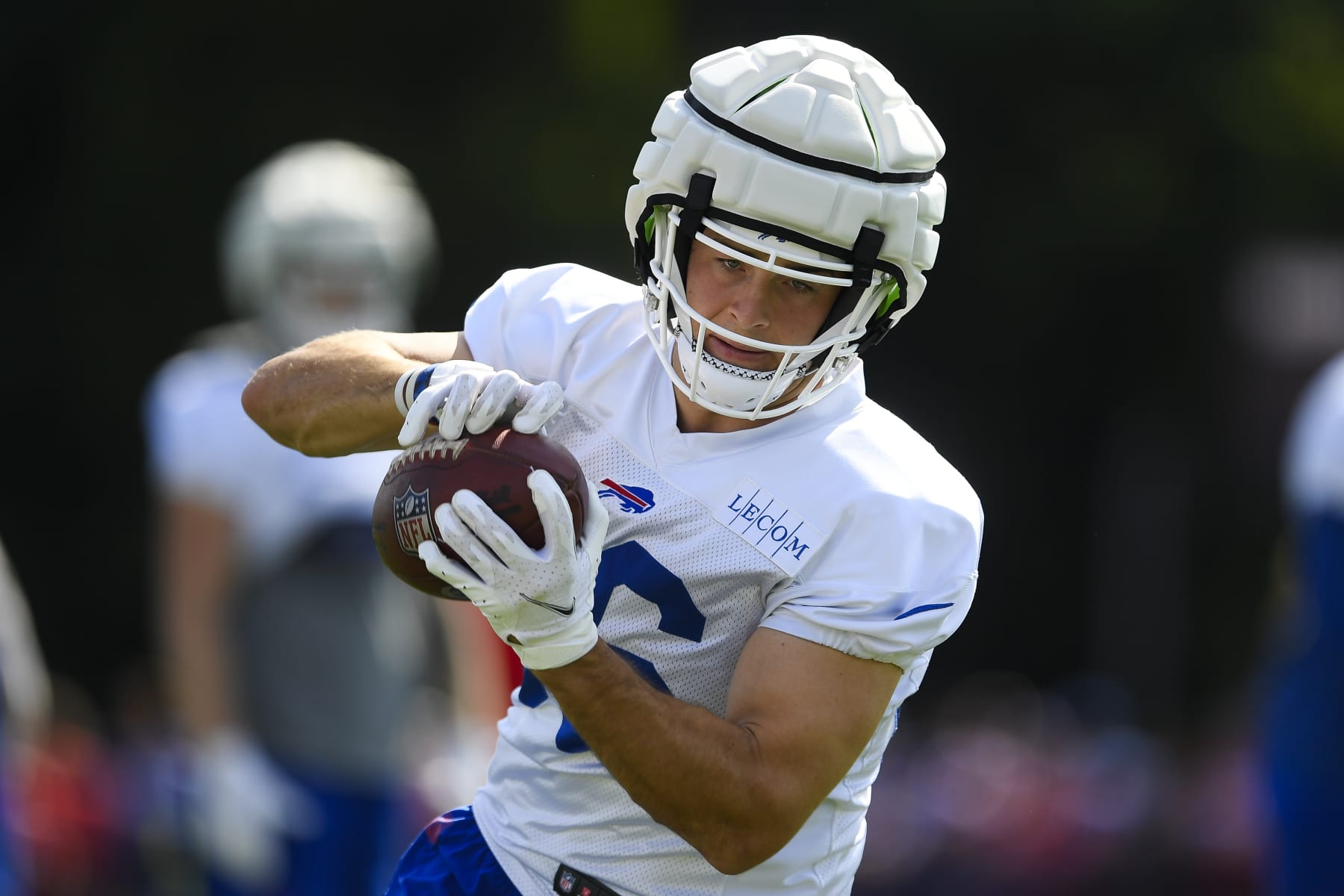 Buffalo Bills tight end Dalton Kincaid makes a catch during practice at the NFL football team's training camp in Pittsford, N.Y., Sunday, July 30, 2023. (AP Photo/Adrian Kraus)