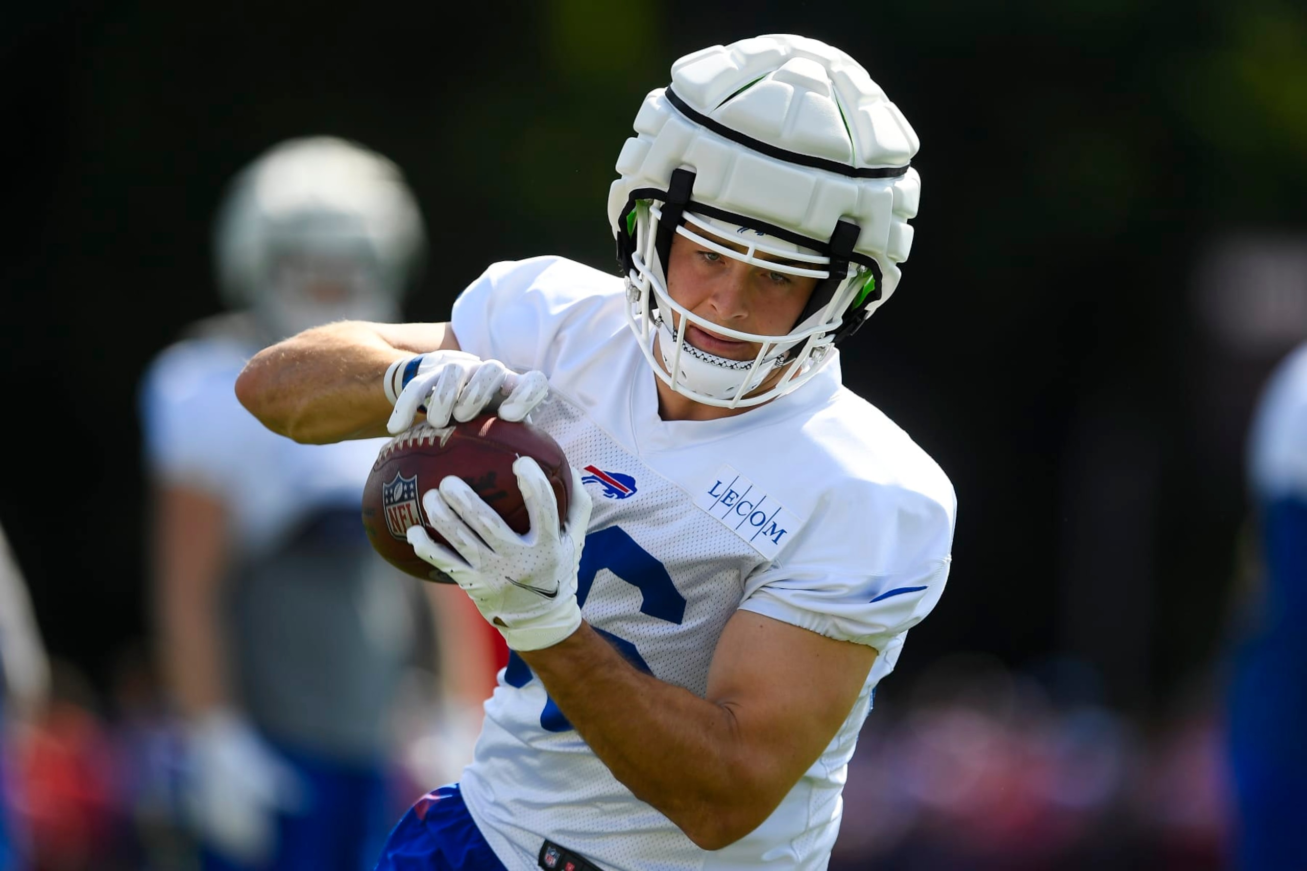 Buffalo Bills tight end Dalton Kincaid makes a catch during practice at the NFL football team's training camp in Pittsford, N.Y., Sunday, July 30, 2023. (AP Photo/Adrian Kraus)