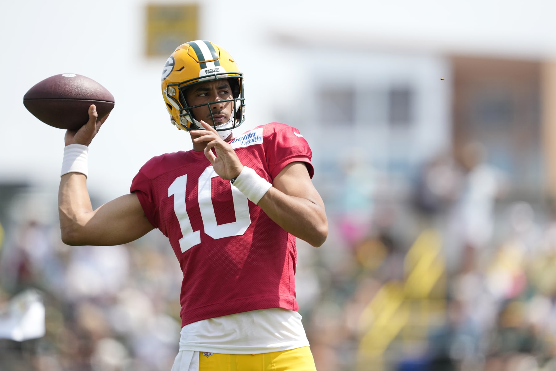 ASHWAUBENON, WISCONSIN - AUGUST 07: Jordan Love #10 of the Green Bay Packers works out during training camp at Ray Nitschke Field on August 07, 2023 in Ashwaubenon, Wisconsin. (Photo by Patrick McDermott/Getty Images)