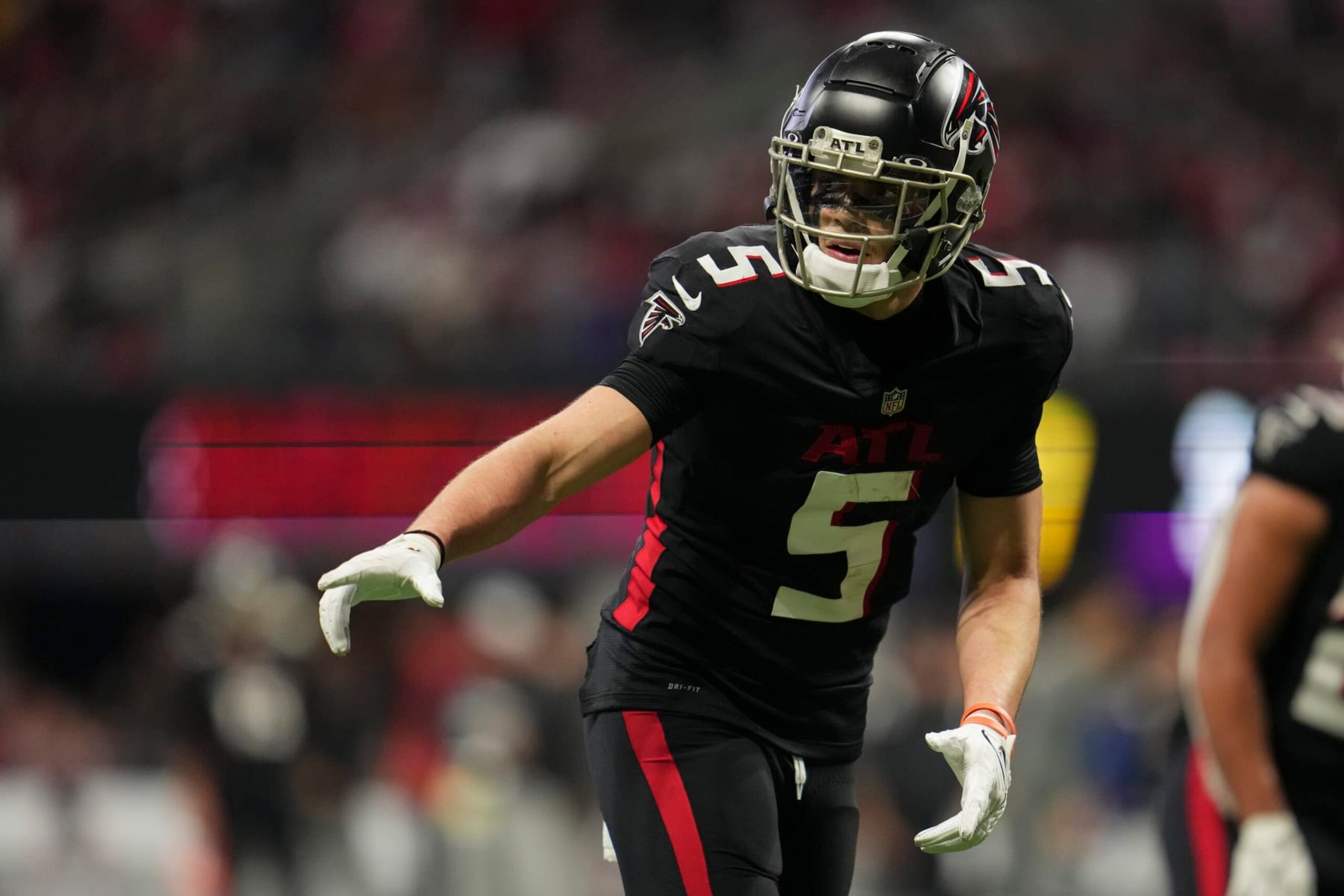 ATLANTA, GA - JANUARY 08: Drake London #5 of the Atlanta Falcons lines up against the Tampa Bay Buccaneers at Mercedes-Benz Stadium on January 8, 2023 in Atlanta, Georgia. (Photo by Cooper Neill/Getty Images)