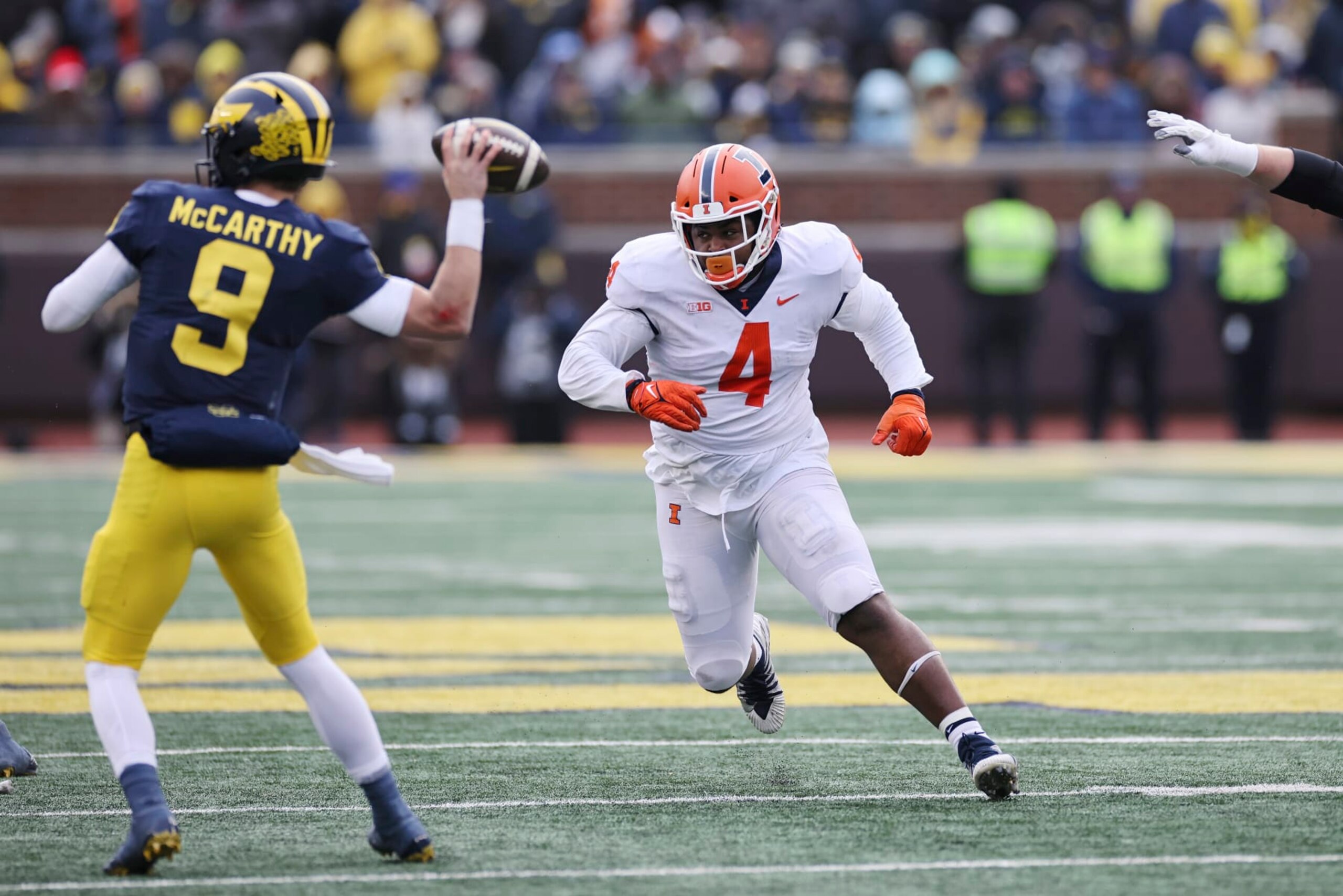 ANN ARBOR, MI - NOVEMBER 19: Illinois Fighting Illini defensive lineman Jer'Zhan Newton (4) rushes against Michigan Wolverines quarterback J.J. McCarthy (9) during a college football game on November 19, 2022 at Michigan Stadium in Ann Arbor, Michigan. (Photo by Joe Robbins/Icon Sportswire via Getty Images)