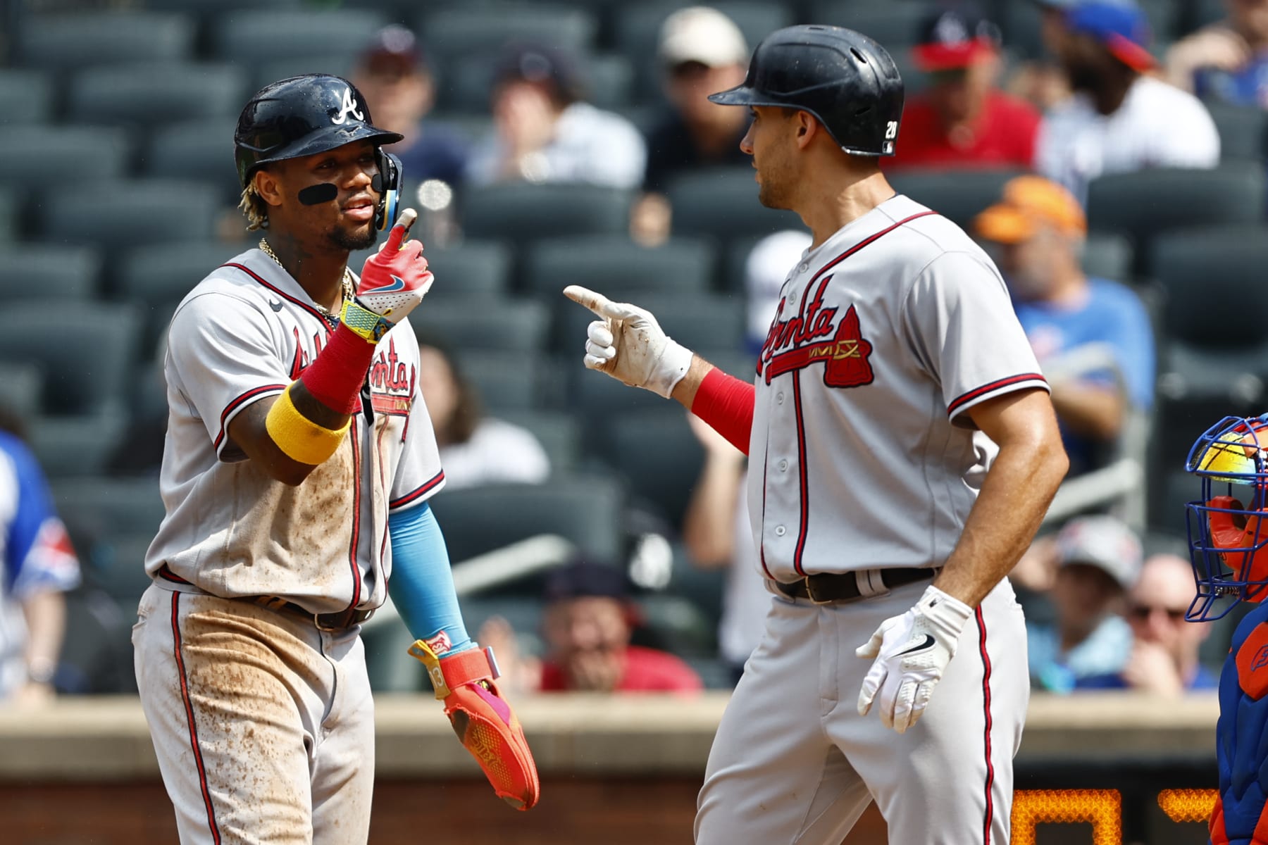 Ronald Acuña Jr. (L) and Matt Olson (R)