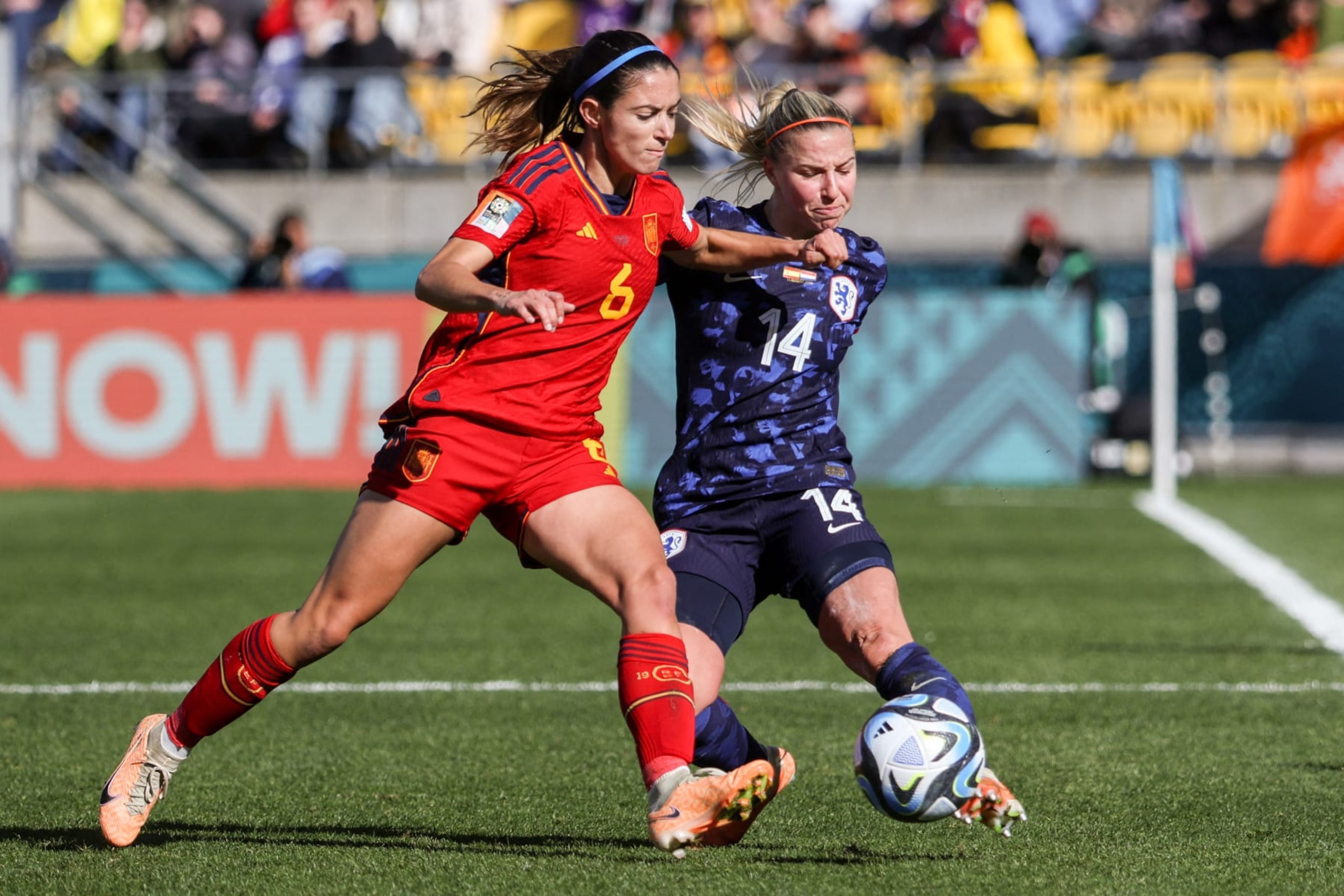 Spain's midfielder #06 Aitana Bonmati and Netherlands' midfielder #14 Jackie Groenen compete for the ball during the Australia and New Zealand 2023 Women's World Cup quarter-final football match between Spain and the Netherlands at Wellington Stadium in Wellington on August 11, 2023. (Photo by Marty MELVILLE / AFP) (Photo by MARTY MELVILLE/AFP via Getty Images)
