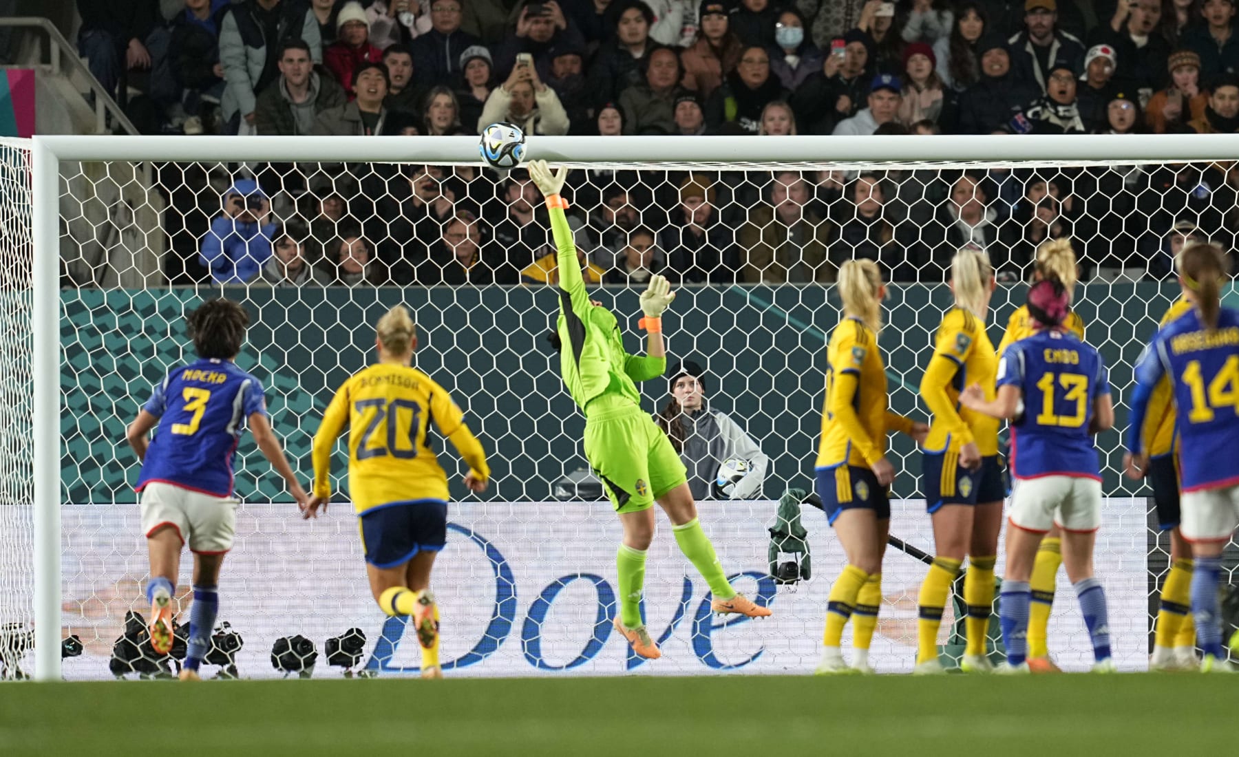 AUCKLAND, NEW ZEALAND - AUGUST 11: Zecira Musovic of Sweden controls the ball during the FIFA Women's World Cup Australia & New Zealand 2023 Quarter Final match between Japan and Sweden at Eden Park on August 11, 2023 in Auckland, New Zealand. (Photo by Ulrik Pedersen/DeFodi Images via Getty Images)