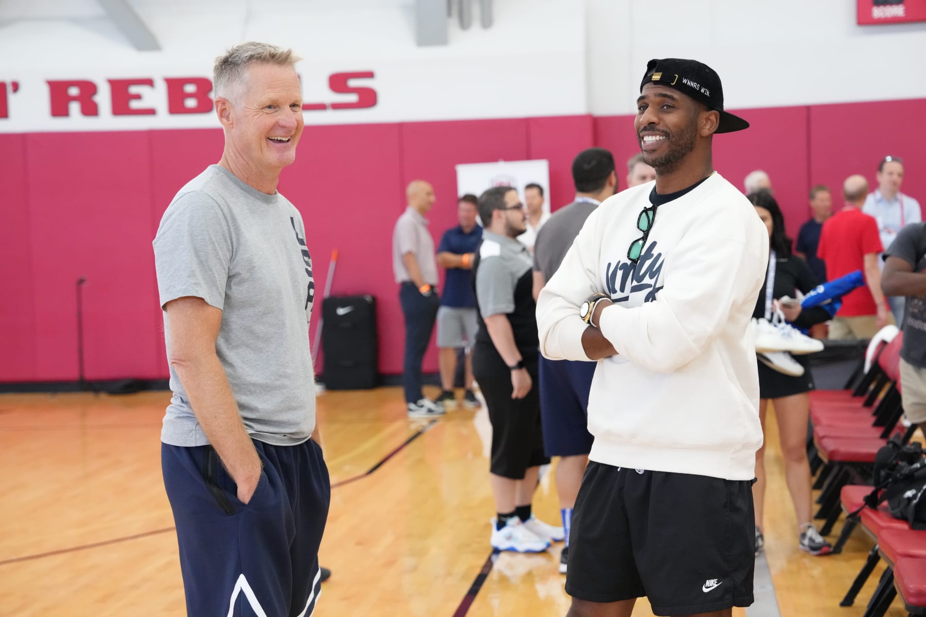 LAS VEGAS, NV - AUGUST 6: Steve Kerr and Chris Paul talk during the USA Men's National Team Practice as part of 2023 FIBA World Cup on August 6, 2023 at the Mendenhall Center in Las Vegas, Nevada. NOTE TO USER: User expressly acknowledges and agrees that, by downloading and or using this photograph, User is consenting to the terms and conditions of the Getty Images License Agreement. Mandatory Copyright Notice: Copyright 2023 NBAE (Photo by Jesse D. Garrabrant/NBAE via Getty Images)