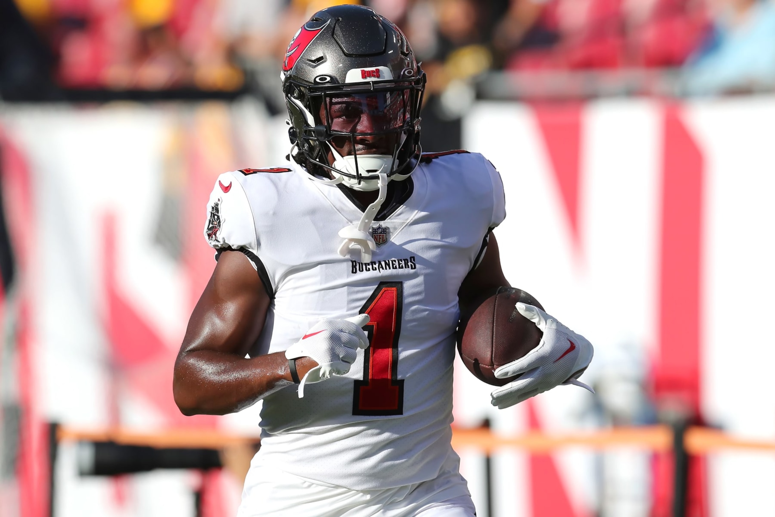 TAMPA, FL - AUGUST 11: Tampa Bay Buccaneers Running Back Rachaad White (1) warms up before the preseason game between the Pittsburgh Steelers and the Tampa Bay Buccaneers on August 11, 2023 at Raymond James Stadium in Tampa, Florida. (Photo by Cliff Welch/Icon Sportswire via Getty Images)