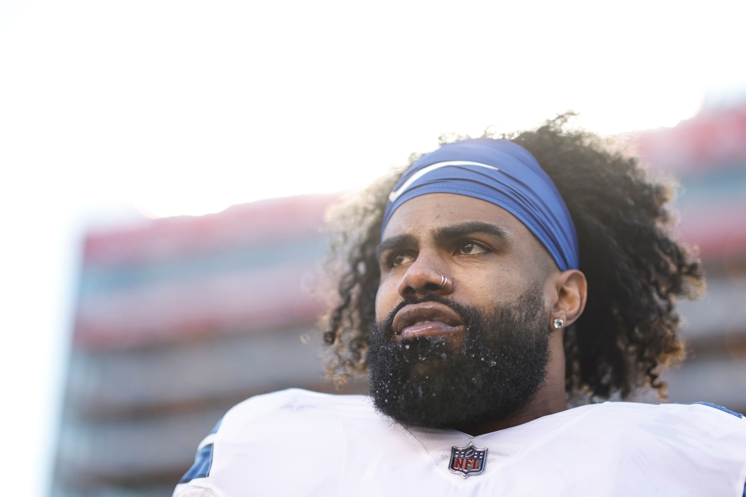 SANTA CLARA, CALIFORNIA - JANUARY 22: Ezekiel Elliott #21 of the Dallas Cowboys looks on prior to an NFL divisional round playoff football game between the San Francisco 49ers and the Dallas Cowboys at Levi's Stadium on January 22, 2023 in Santa Clara, California. (Photo by Michael Owens/Getty Images)