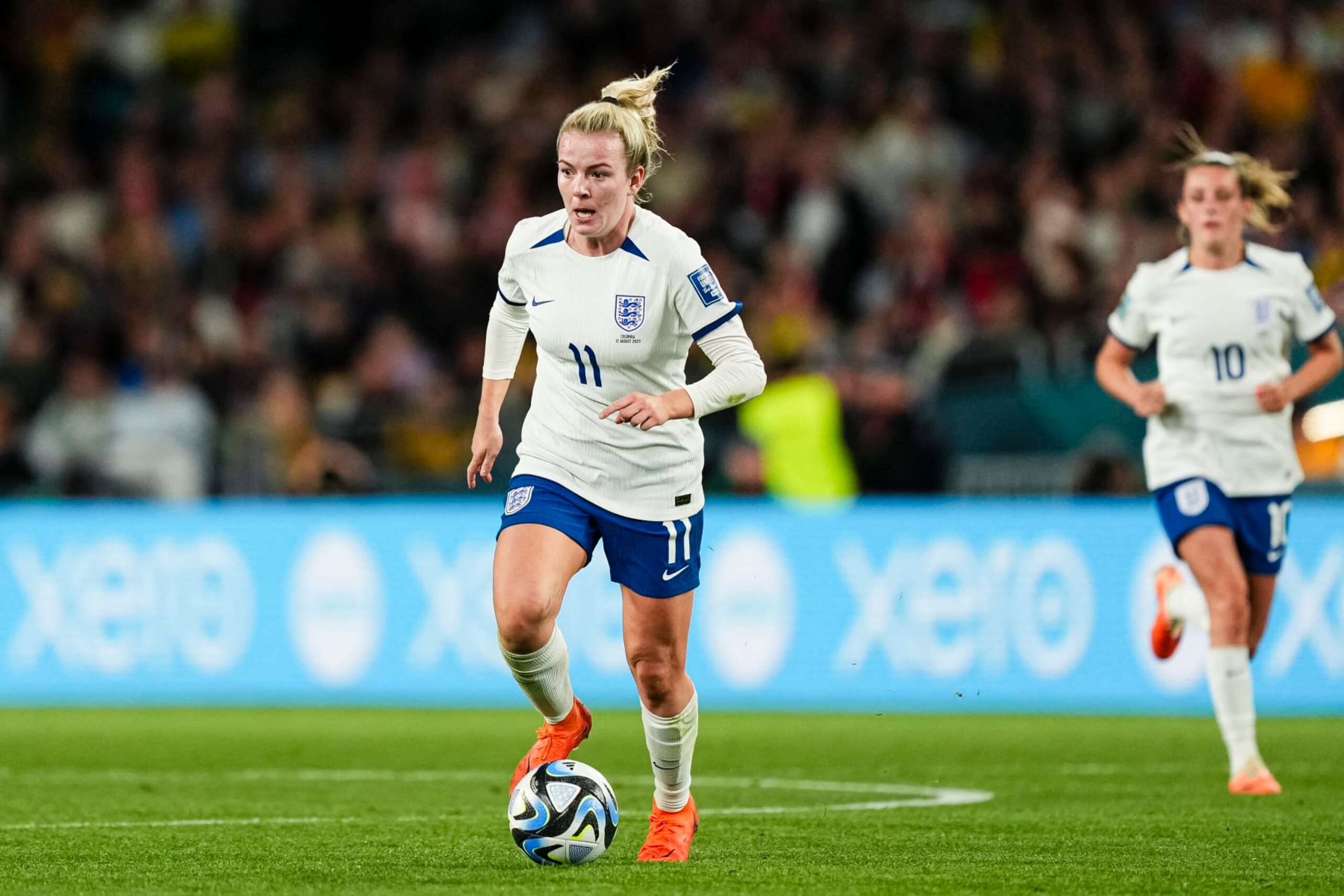 SYDNEY, AUSTRALIA - AUGUST 12: Lauren Hemp of England in action during the FIFA Women's World Cup Australia & New Zealand 2023 Quarter Final match between England and Colombia at Stadium Australia on August 12, 2023 in Sydney, Australia. (Photo by Daniela Porcelli/Eurasia Sport Images/Getty Images)