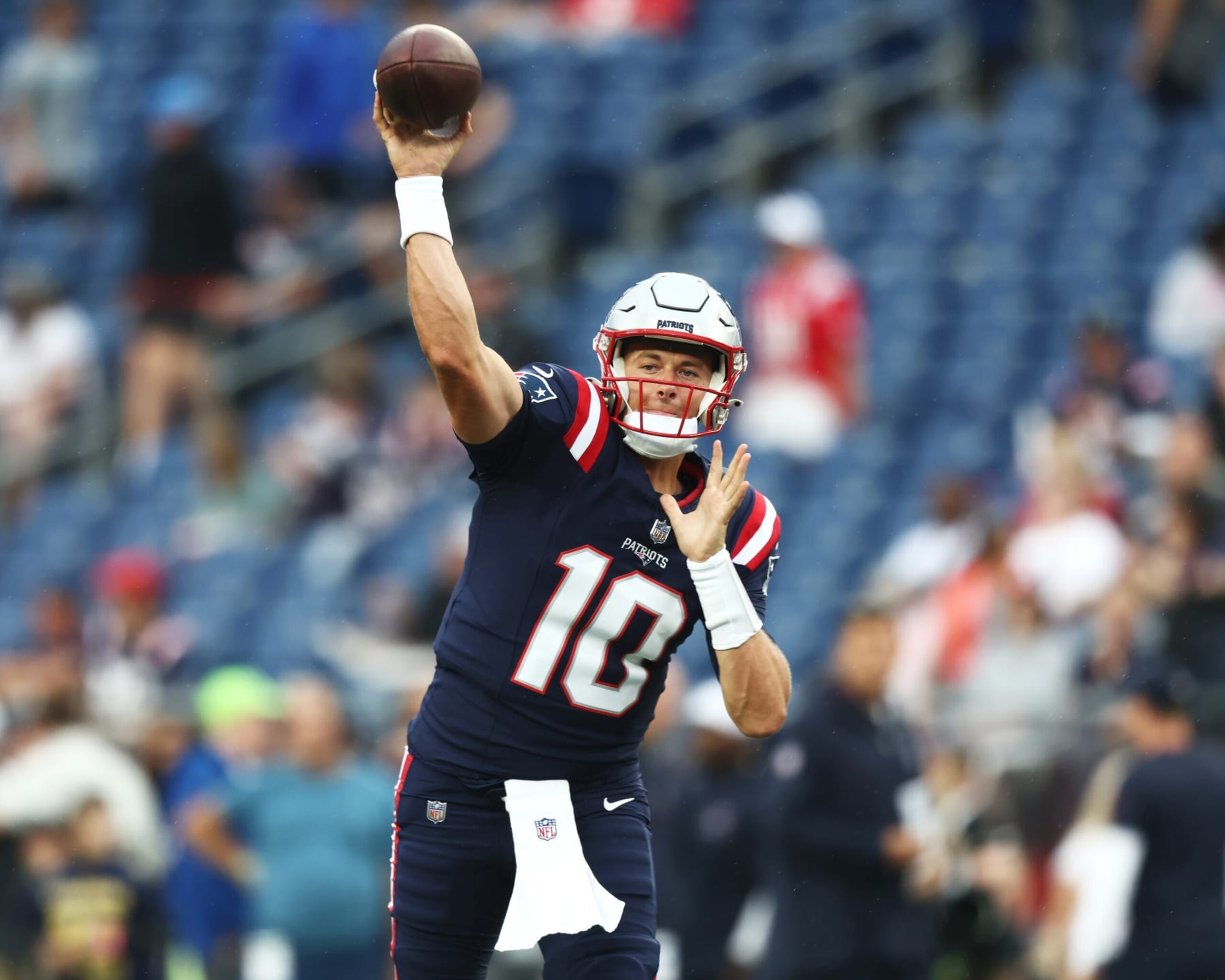FOXBOROUGH, MASSACHUSETTS - AUGUST 10: Quarterback Mac Jones #10 of the New England Patriots warms up before a preseason game against the Houston Texans at Gillette Stadium on August 10, 2023 in Foxborough, Massachusetts. (Photo by Omar Rawlings/Getty Images) FOXBOROUGH, MASSACHUSETTS - AUGUST 10: Quarterback Mac Jones #10 of the New England Patriots warms up before a preseason game against the Houston Texans at Gillette Stadium on August 10, 2023 in Foxborough, Massachusetts. (Photo by Omar Rawlings/Getty Images)