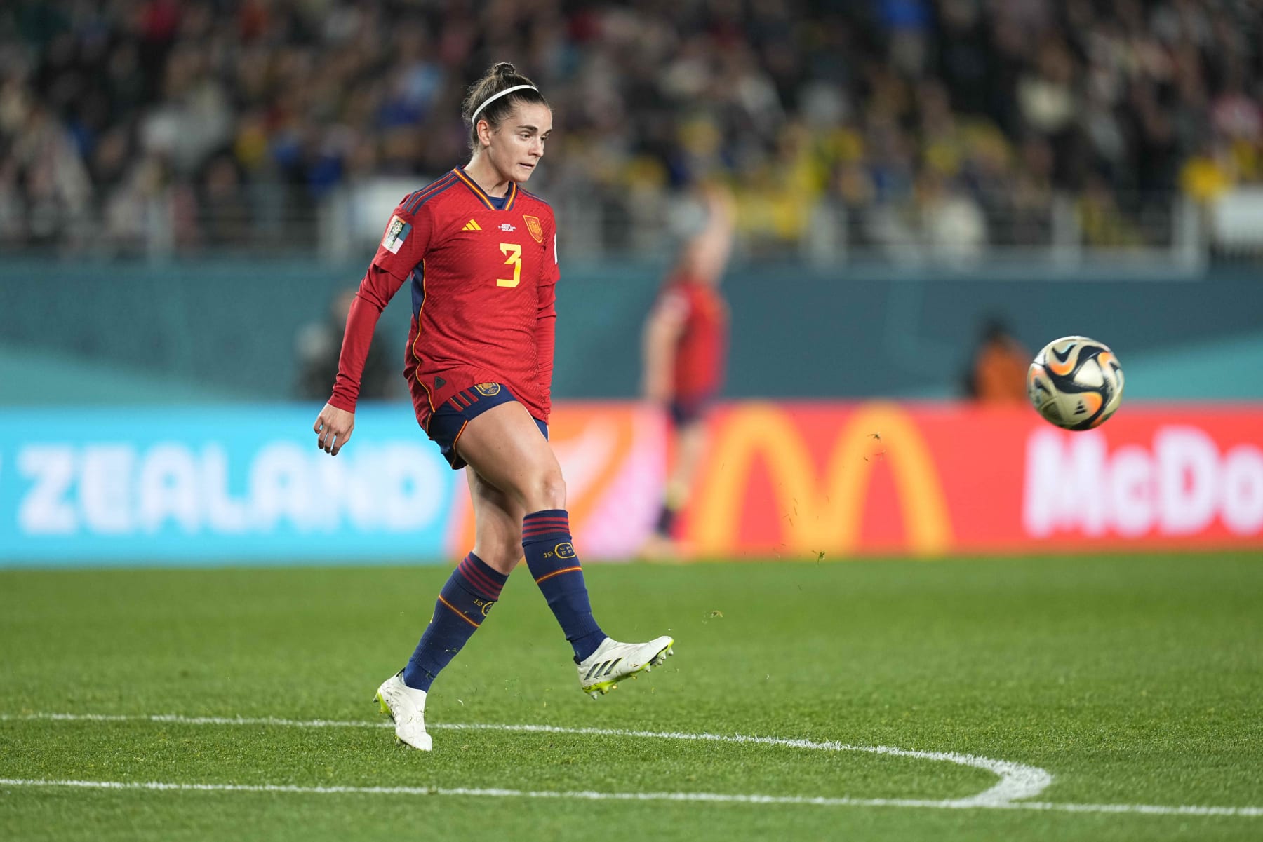 AUCKLAND, NEW ZEALAND - AUGUST 15: Teresa Abelleira of Spain controls the ball during the FIFA Women's World Cup Australia & New Zealand 2023 Semi Final match between Spain and Sweden at Eden Park on August 15, 2023 in Auckland, New Zealand. (Photo by Ulrik Pedersen/DeFodi Images via Getty Images)