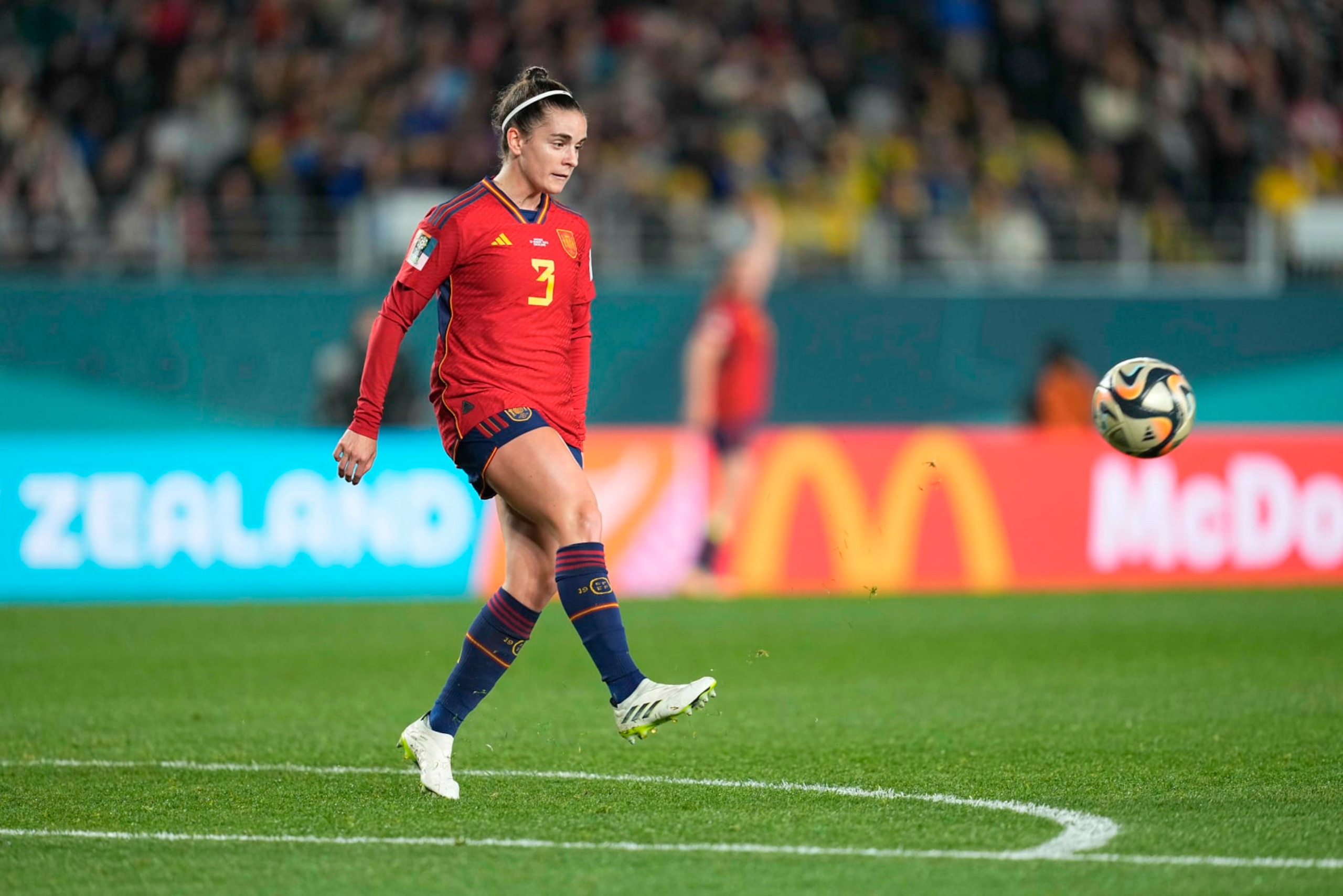 AUCKLAND, NEW ZEALAND - AUGUST 15: Teresa Abelleira of Spain controls the ball during the FIFA Women's World Cup Australia & New Zealand 2023 Semi Final match between Spain and Sweden at Eden Park on August 15, 2023 in Auckland, New Zealand. (Photo by Ulrik Pedersen/DeFodi Images via Getty Images)