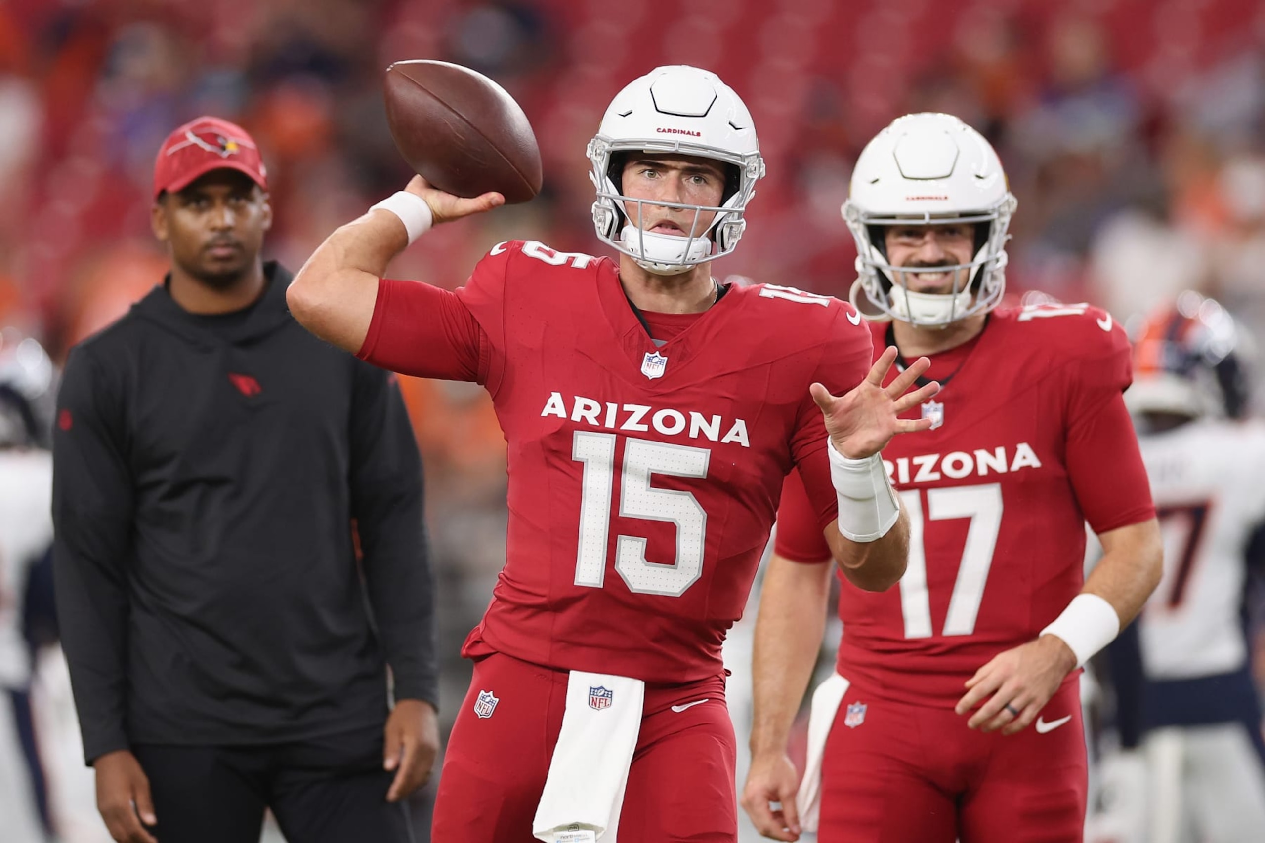 GLENDALE, ARIZONA - AUGUST 11: Quarterback Clayton Tune #15 of the Arizona Cardinals warms up before the NFL game at State Farm Stadium on August 11, 2023 in Glendale, Arizona.  The Cardinals defeated the Broncos 18-17.  (Photo by Christian Petersen/Getty Images)