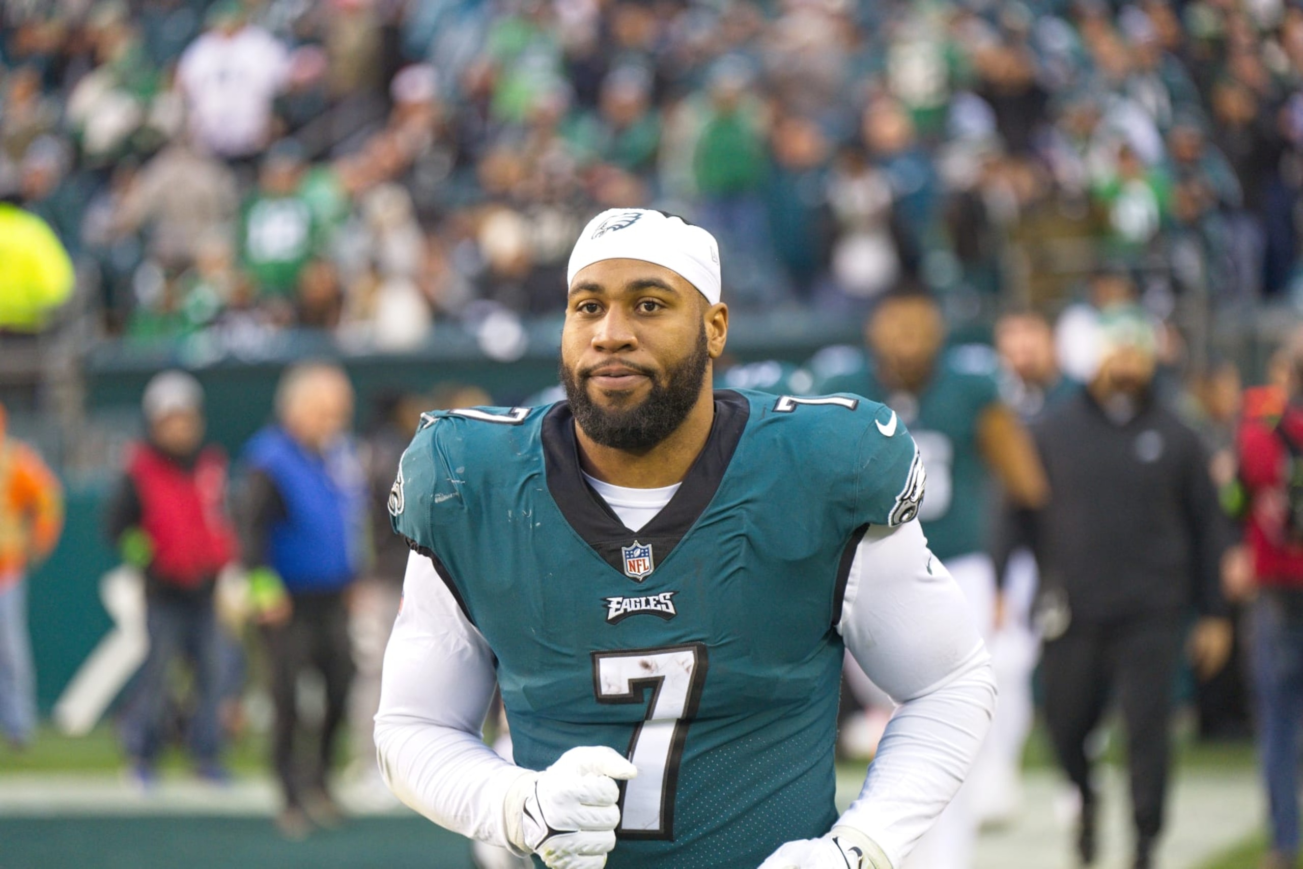 PHILADELPHIA, PA - JANUARY 29: Philadelphia Eagles linebacker Haason Reddick (7) looks on during the Championship game between the San Fransisco 49ers and the Philadelphia Eagles on January 29, 2023. (Photo by Andy Lewis/Icon Sportswire via Getty Images) PHILADELPHIA, PA - JANUARY 29: Philadelphia Eagles linebacker Haason Reddick (7) looks on during the Championship game between the San Fransisco 49ers and the Philadelphia Eagles on January 29, 2023. (Photo by Andy Lewis/Icon Sportswire via Getty Images)