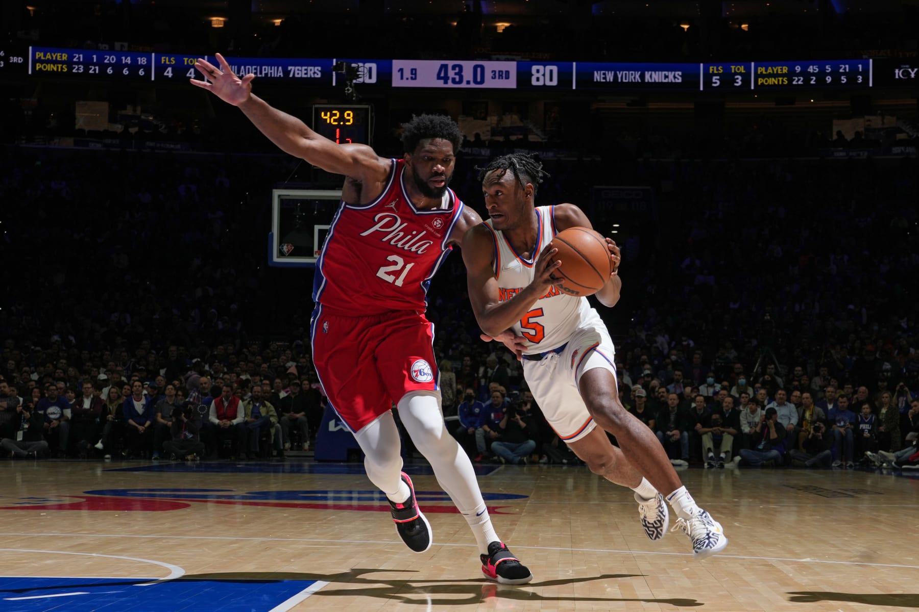 PHILADELPHIA, PA - MARCH 2: Immanuel Quickley #5 of the New York Knicks handles the ball against the Philadelphia 76ers on March 2, 2022 at Wells Fargo Center in Philadelphia, Pennsylvania. NOTE TO USER: User expressly acknowledges and agrees that, by downloading and/or using this Photograph, user is consenting to the terms and conditions of the Getty Images License Agreement. Mandatory Copyright Notice: Copyright 2022 NBAE (Photo by Jesse D. Garrabrant/NBAE via Getty Images)