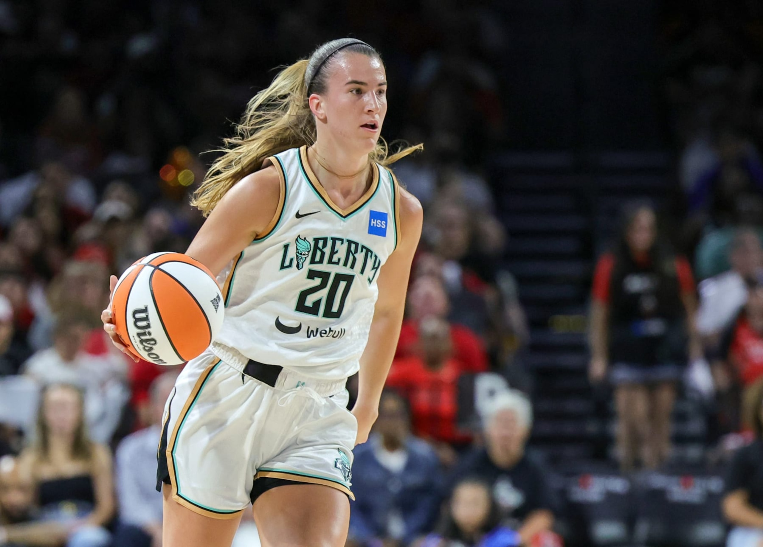 LAS VEGAS, NEVADA - AUGUST 15: Sabrina Ionescu #20 of the New York Liberty brings the ball up the court against the Las Vegas Aces in the first quarter of the 2023 Commissioner's Cup Championship game at Michelob ULTRA Arena on August 15, 2023 in Las Vegas, Nevada. The Liberty defeated the Aces 82-63. NOTE TO USER: User expressly acknowledges and agrees that, by downloading and or using this photograph, User is consenting to the terms and conditions of the Getty Images License Agreement. (Photo by Ethan Miller/Getty Images)