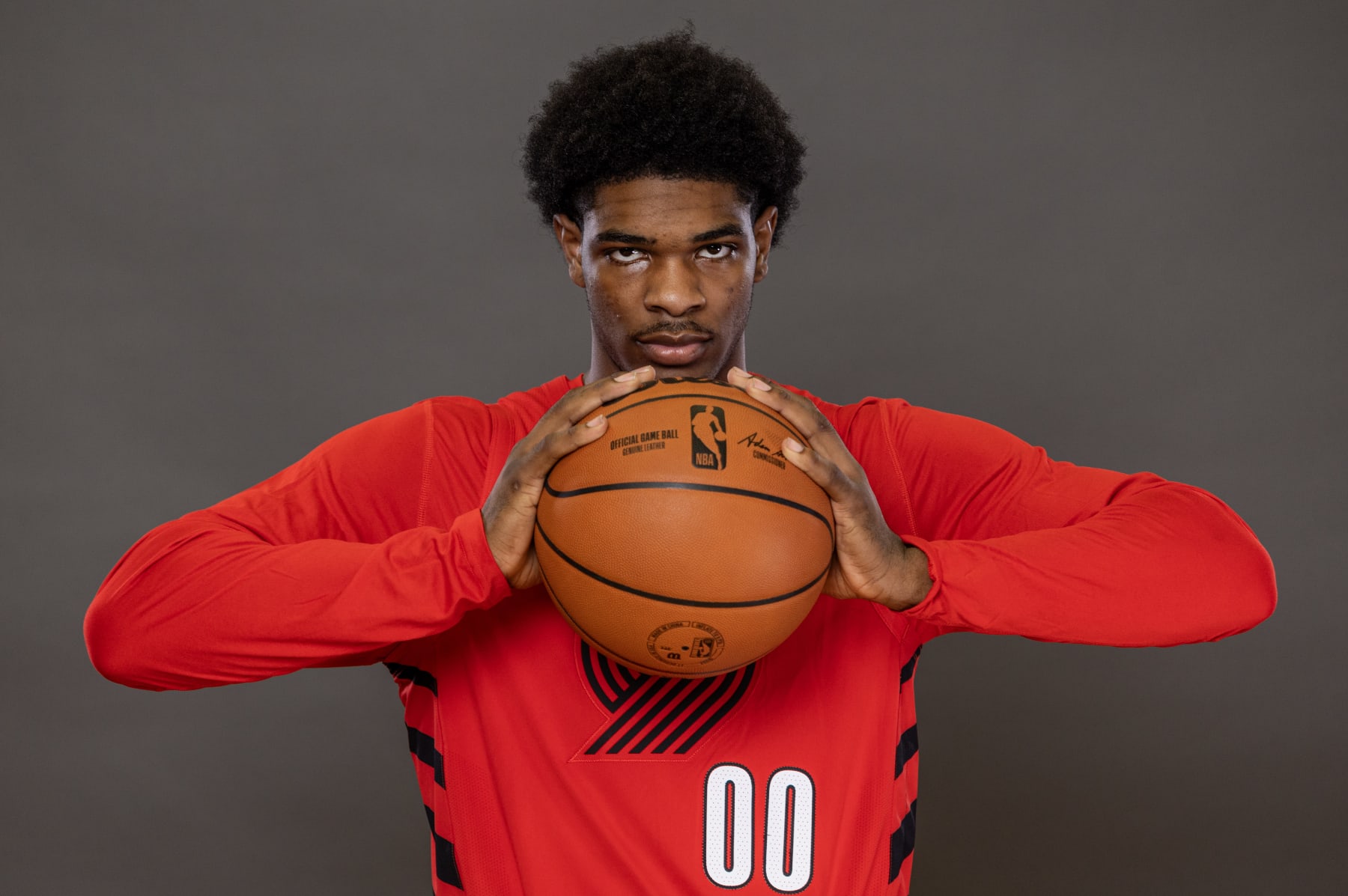 LAS VEGAS, NEVADA - JULY 12: Scoot Henderson #00 of the Portland Trail Blazers poses for a portrait during the 2023 NBA rookie photo shoot at UNLV on July 12, 2023 in Las Vegas, Nevada. (Photo by Jamie Squire/Getty Images)