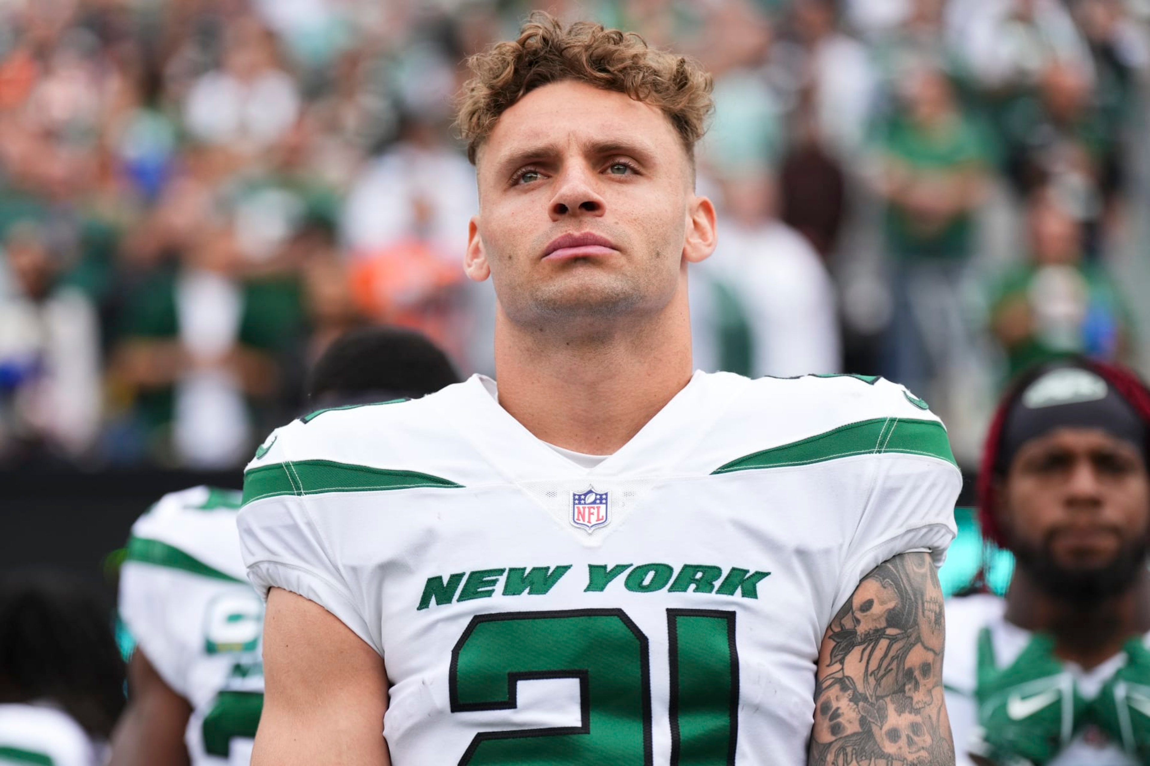 EAST RUTHERFORD, NJ - SEPTEMBER 25: Ashtyn Davis #21 of the New York Jets stands during the national anthem against the Cincinnati Bengals at MetLife Stadium on September 25, 2022 in East Rutherford, New Jersey. (Photo by Cooper Neill/Getty Images) EAST RUTHERFORD, NJ - SEPTEMBER 25: Ashtyn Davis #21 of the New York Jets stands during the national anthem against the Cincinnati Bengals at MetLife Stadium on September 25, 2022 in East Rutherford, New Jersey. (Photo by Cooper Neill/Getty Images)