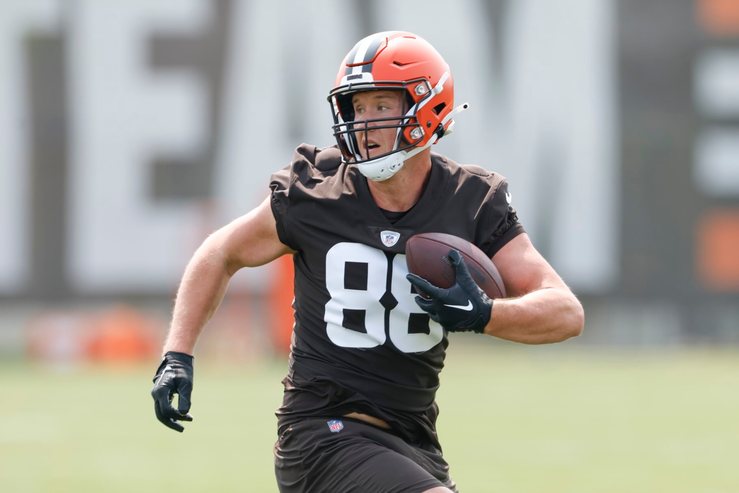 Cleveland Browns tight end Harrison Bryant takes part in drills at the NFL football team's practice facility Wednesday, June 7, 2023, in Berea, Ohio. (AP Photo/Ron Schwane)