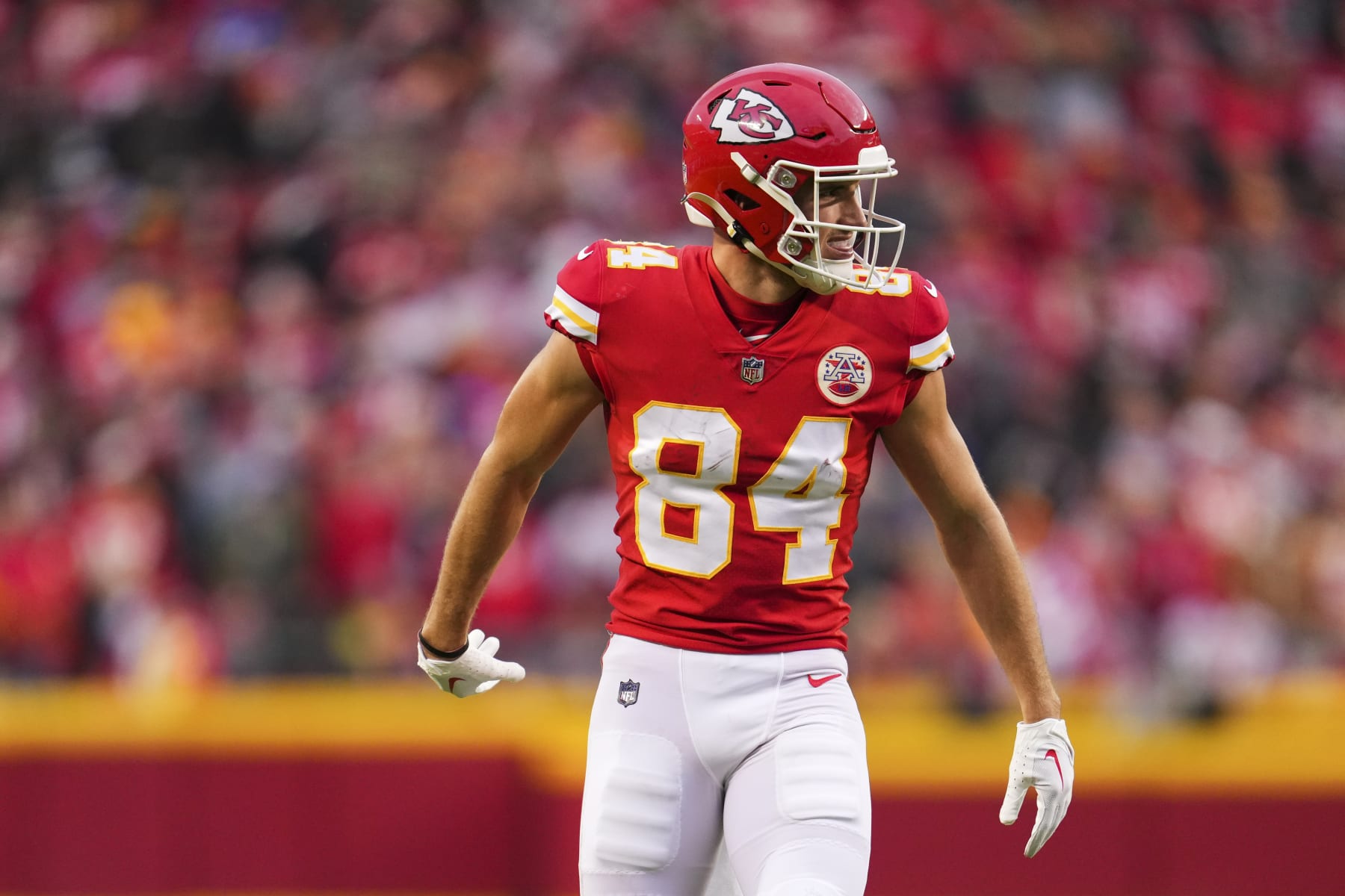 KANSAS CITY, MO - NOVEMBER 27: Justin Watson #84 of the Kansas City Chiefs gets set against the Los Angeles Rams at GEHA Field at Arrowhead Stadium on November 27, 2022 in Kansas City, Missouri. (Photo by Cooper Neill/Getty Images)