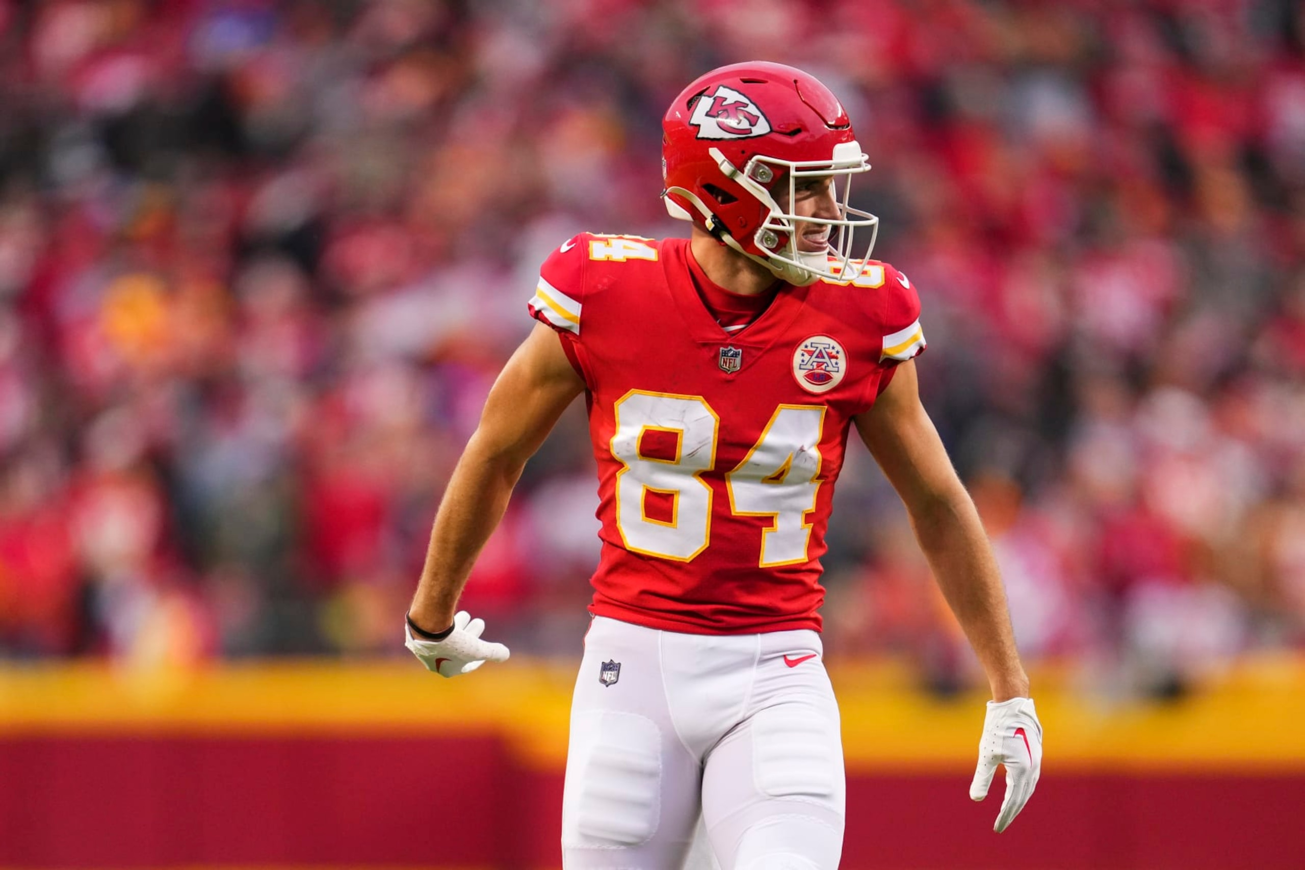 KANSAS CITY, MO - NOVEMBER 27: Justin Watson #84 of the Kansas City Chiefs gets set against the Los Angeles Rams at GEHA Field at Arrowhead Stadium on November 27, 2022 in Kansas City, Missouri. (Photo by Cooper Neill/Getty Images)