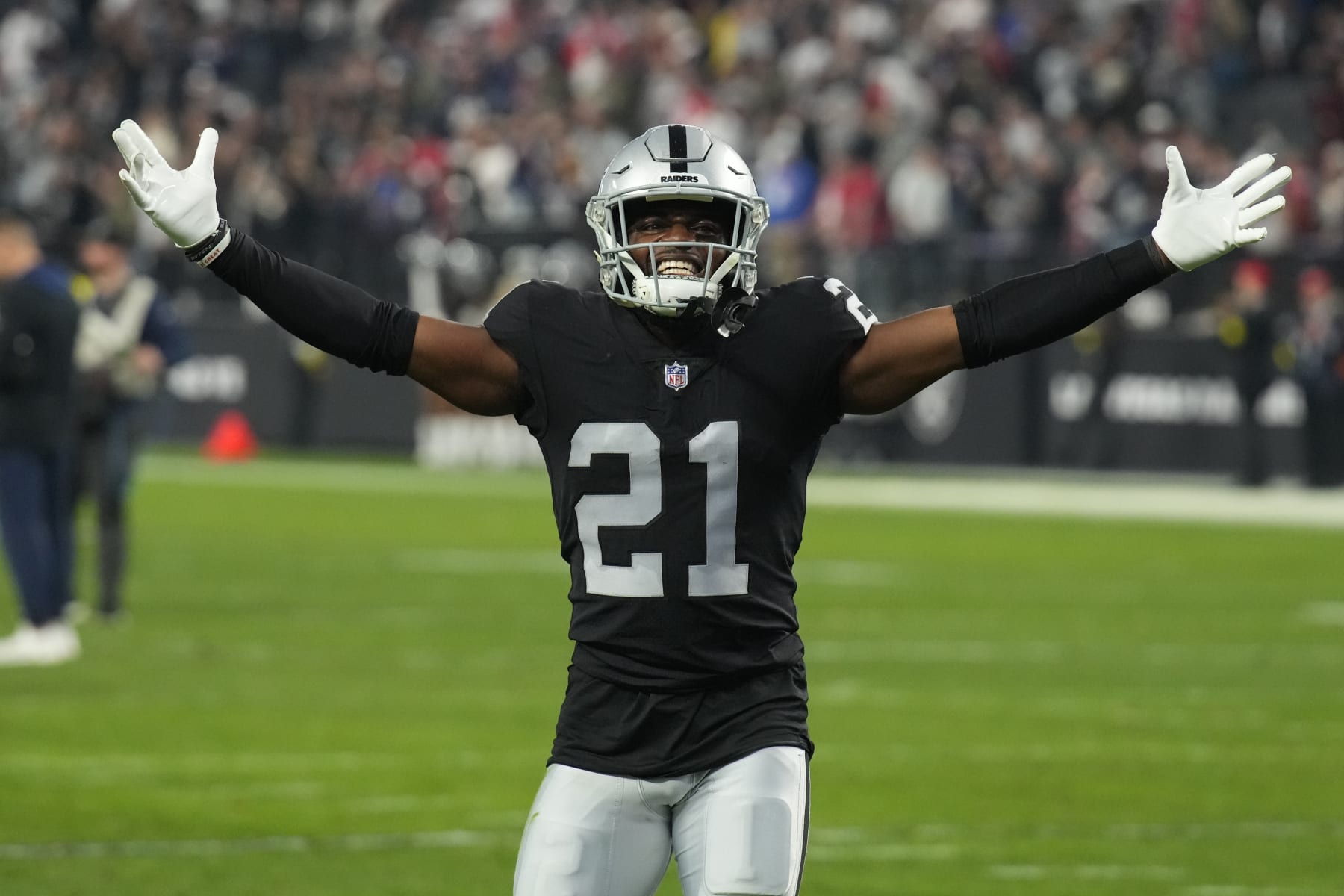 Las Vegas Raiders cornerback Amik Robertson (21) leaves the field after an NFL football game against the New England Patriots, Sunday, Dec. 18, 2022, in Las Vegas. (AP Photo/Rick Scuteri)