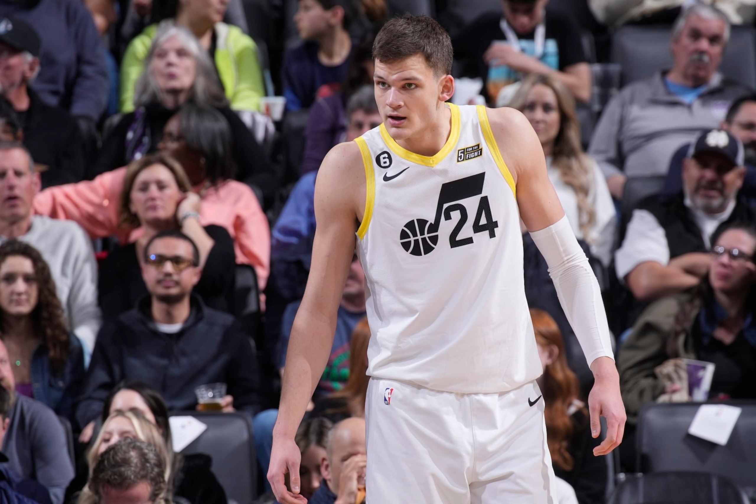 SACRAMENTO, CA - MARCH 25: Walker Kessler #24 of the Utah Jazz looks on during the game against the Sacramento Kings on March 25, 2023 at Golden 1 Center in Sacramento, California. NOTE TO USER: User expressly acknowledges and agrees that, by downloading and or using this photograph, User is consenting to the terms and conditions of the Getty Images Agreement. Mandatory Copyright Notice: Copyright 2023 NBAE (Photo by Rocky Widner/NBAE via Getty Images)