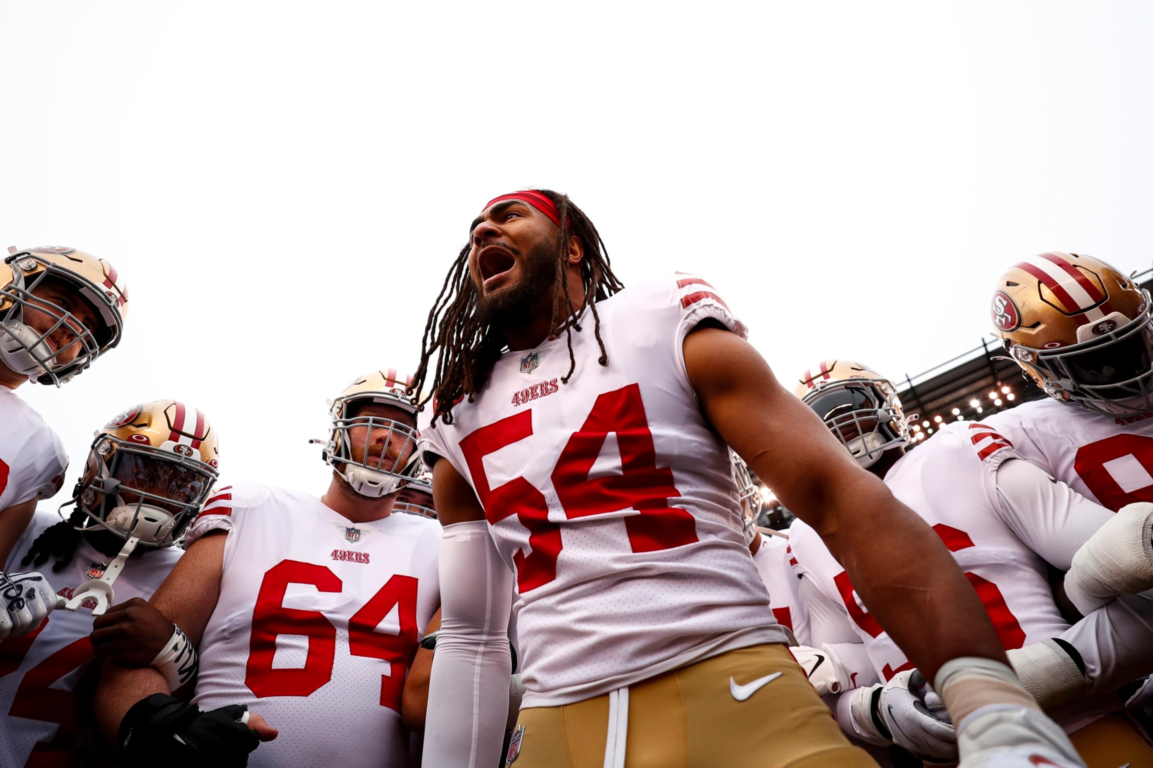 PHILADELPHIA, PA - JANUARY 29: Fred Warner #54 of the San Francisco 49ers gives a speech in the team huddle prior to the NFC Championship NFL football game against the Philadelphia Eagles at Lincoln Financial Field on January 29, 2023 in Philadelphia, Pennsylvania. (Photo by Kevin Sabitus/Getty Images)