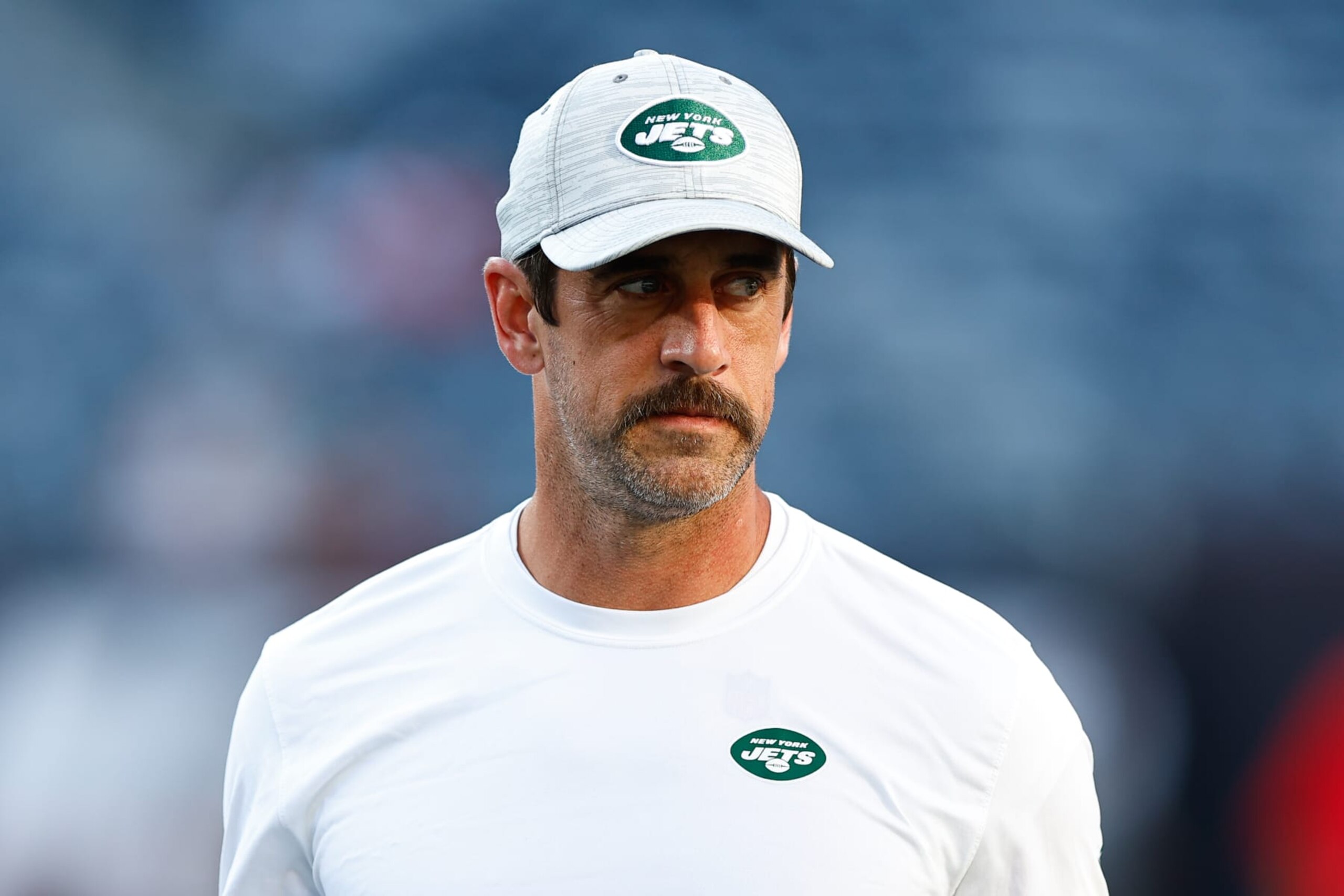 EAST RUTHERFORD, NJ - AUGUST 19: Aaron Rodgers #8 of the New York Jets prior to the Preseason game against the Tampa Bay Buccaneers on Augut 19, 2023 at MetLife Stadium in East Rutherford, New Jersey.  (Photo by Rich Graessle/Icon Sportswire via Getty Images)