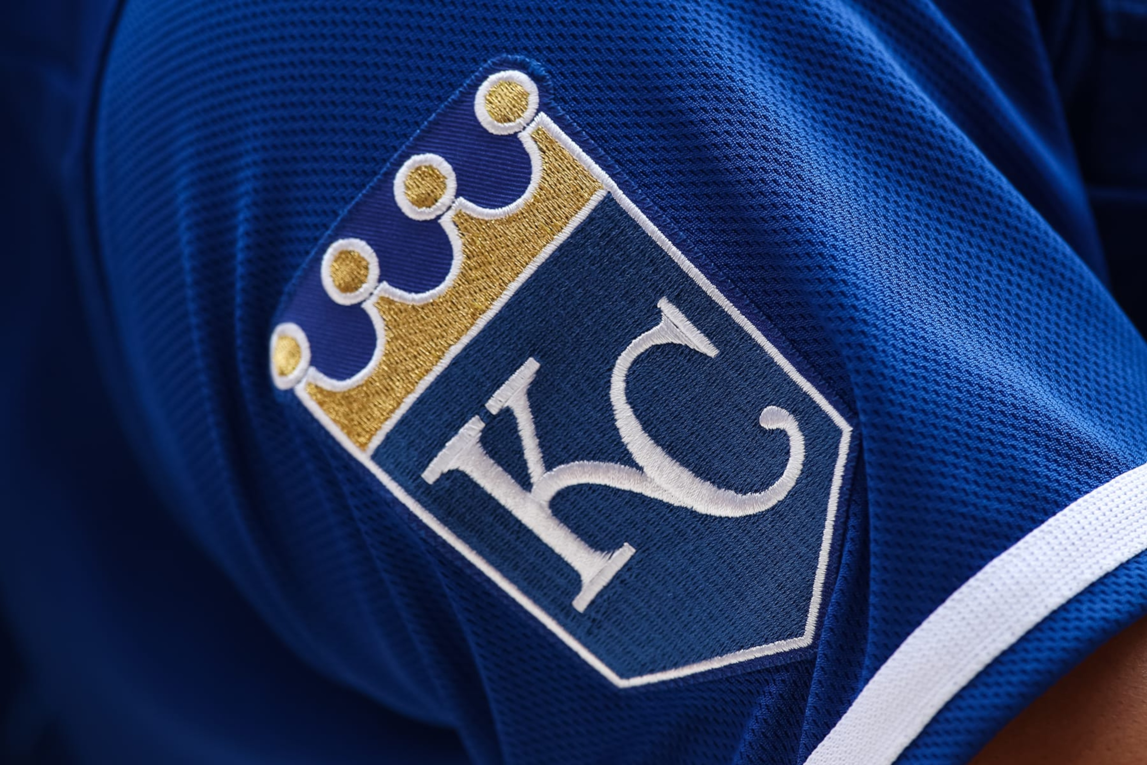 MINNEAPOLIS, MN - MAY 28: A view of the Kansas City Royals logo on the jersey worn by MJ Melendez #1 of the Kansas City Royals in the third inning of the game against the Minnesota Twins at Target Field on May 28, 2022 in Minneapolis, Minnesota. The Royals defeated the Twins 7-3. (Photo by David Berding/Getty Images)