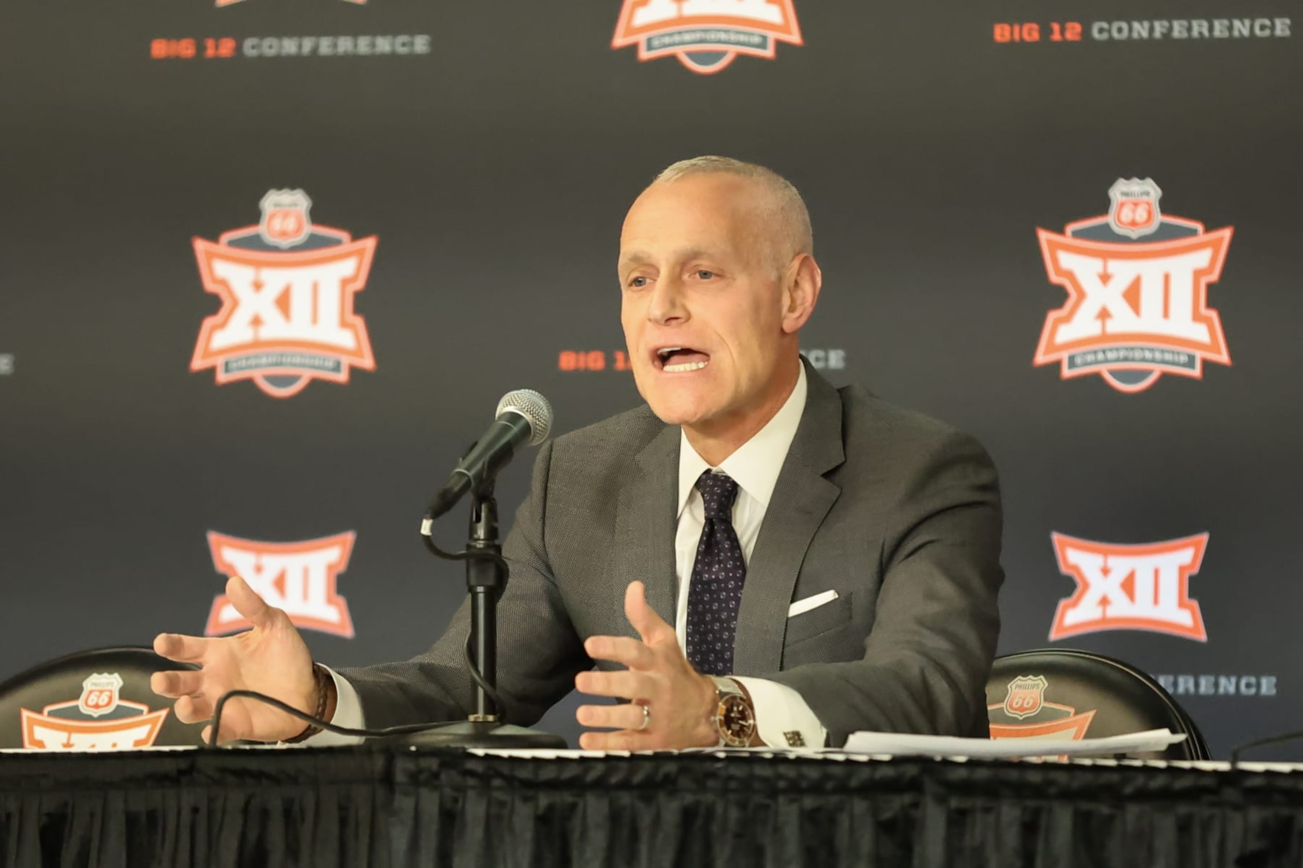 KANSAS CITY, MO - MARCH 08: Big 12 Commissioner Brett Yormark talks before the opening game of the Big 12 Tournament basketball game on March 8, 2023 at T-Mobile Center in Kansas City, MO. (Photo by Scott Winters/Icon Sportswire via Getty Images)