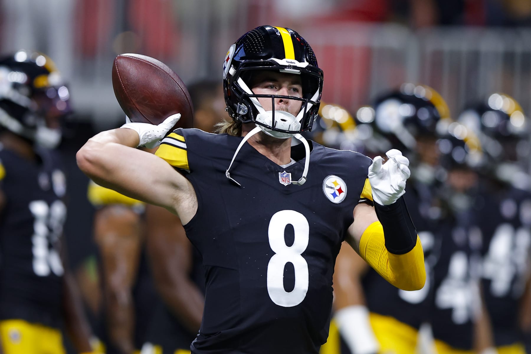 ATLANTA, GEORGIA - AUGUST 24: Kenny Pickett #8 of the Pittsburgh Steelers warms up prior to a preseason game against the Atlanta Falcons at Mercedes-Benz Stadium on August 24, 2023 in Atlanta, Georgia. (Photo by Todd Kirkland/Getty Images)