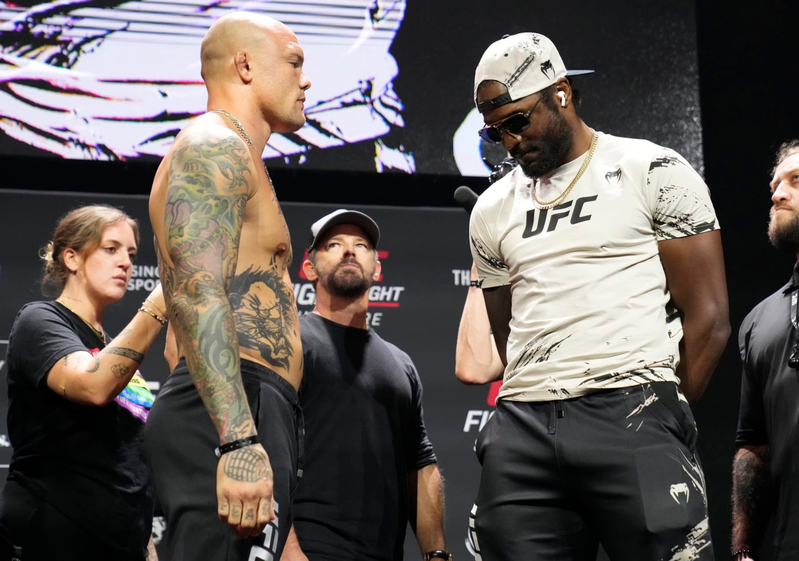 SINGAPORE, SINGAPORE - AUGUST 25: (L-R) Opponents Anthony Smith and Ryan Spann face off during the UFC Fight Night ceremonial weigh-in at Singapore Indoor Stadium on August 25, 2023 in Singapore. (Photo by Mike Roach/Zuffa LLC via Getty Images) SINGAPORE, SINGAPORE - AUGUST 25: (L-R) Opponents Anthony Smith and Ryan Spann face off during the UFC Fight Night ceremonial weigh-in at Singapore Indoor Stadium on August 25, 2023 in Singapore. (Photo by Mike Roach/Zuffa LLC via Getty Images)