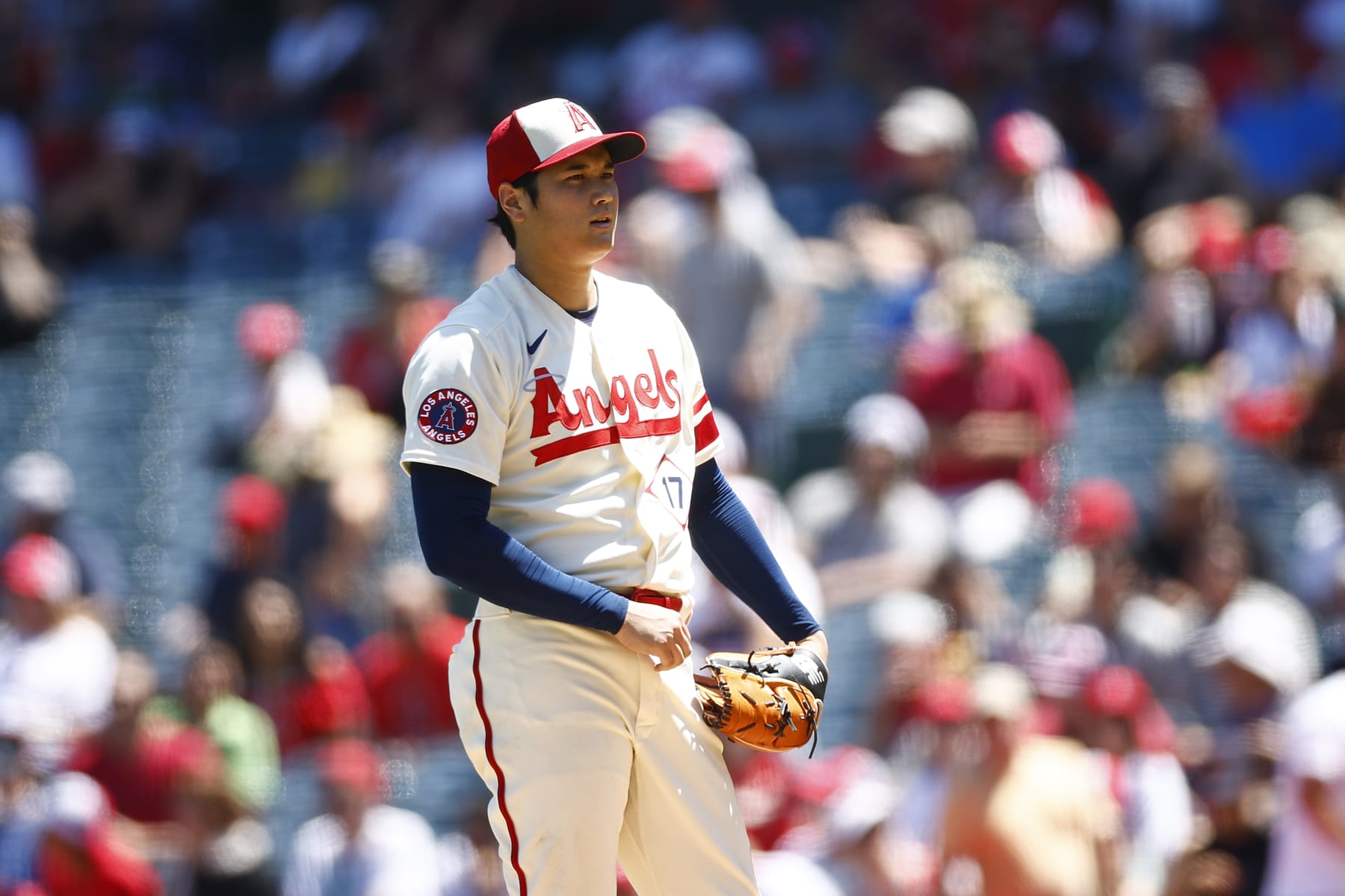 ANAHEIM, CALIFORNIA - AUGUST 23:  Shohei Ohtani #17 of the Los Angeles Angels throws against the Cincinnati Reds in the second inning during game one of a doubleheader at Angel Stadium of Anaheim on August 23, 2023 in Anaheim, California. (Photo by Ronald Martinez/Getty Images)