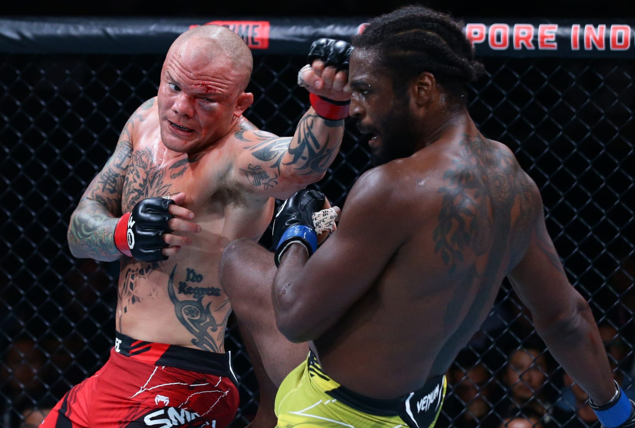 SINGAPORE, SINGAPORE - AUGUST 26: (L-R) Anthony Smith battles Ryan Spann in a light heavyweight bout during the UFC Fight Night event at Singapore Indoor Stadium on August 26, 2023 in Singapore. (Photo by Suhaimi Abdullah/Zuffa LLC via Getty Images)