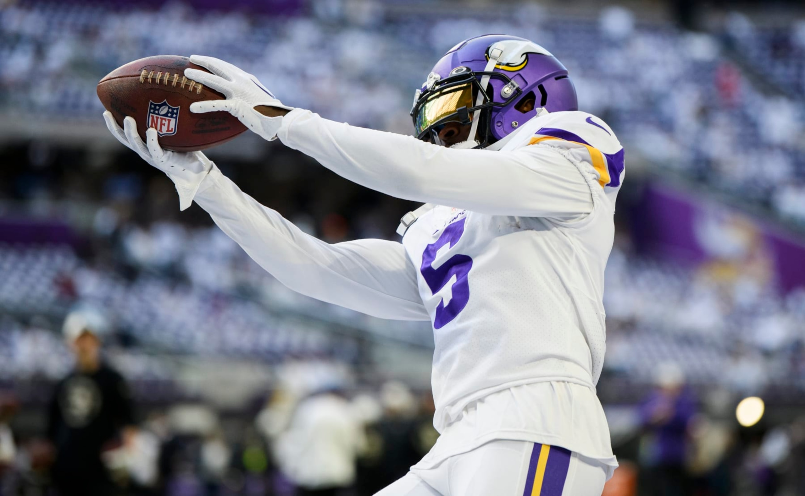 MINNEAPOLIS, MN - DECEMBER 24: Jalen Reagor #5 of the Minnesota Vikings warms up before the game against the New York Giants at U.S. Bank Stadium on December 24, 2022 in Minneapolis, Minnesota. (Photo by Stephen Maturen/Getty Images) MINNEAPOLIS, MN - DECEMBER 24: Jalen Reagor #5 of the Minnesota Vikings warms up before the game against the New York Giants at U.S. Bank Stadium on December 24, 2022 in Minneapolis, Minnesota. (Photo by Stephen Maturen/Getty Images)
