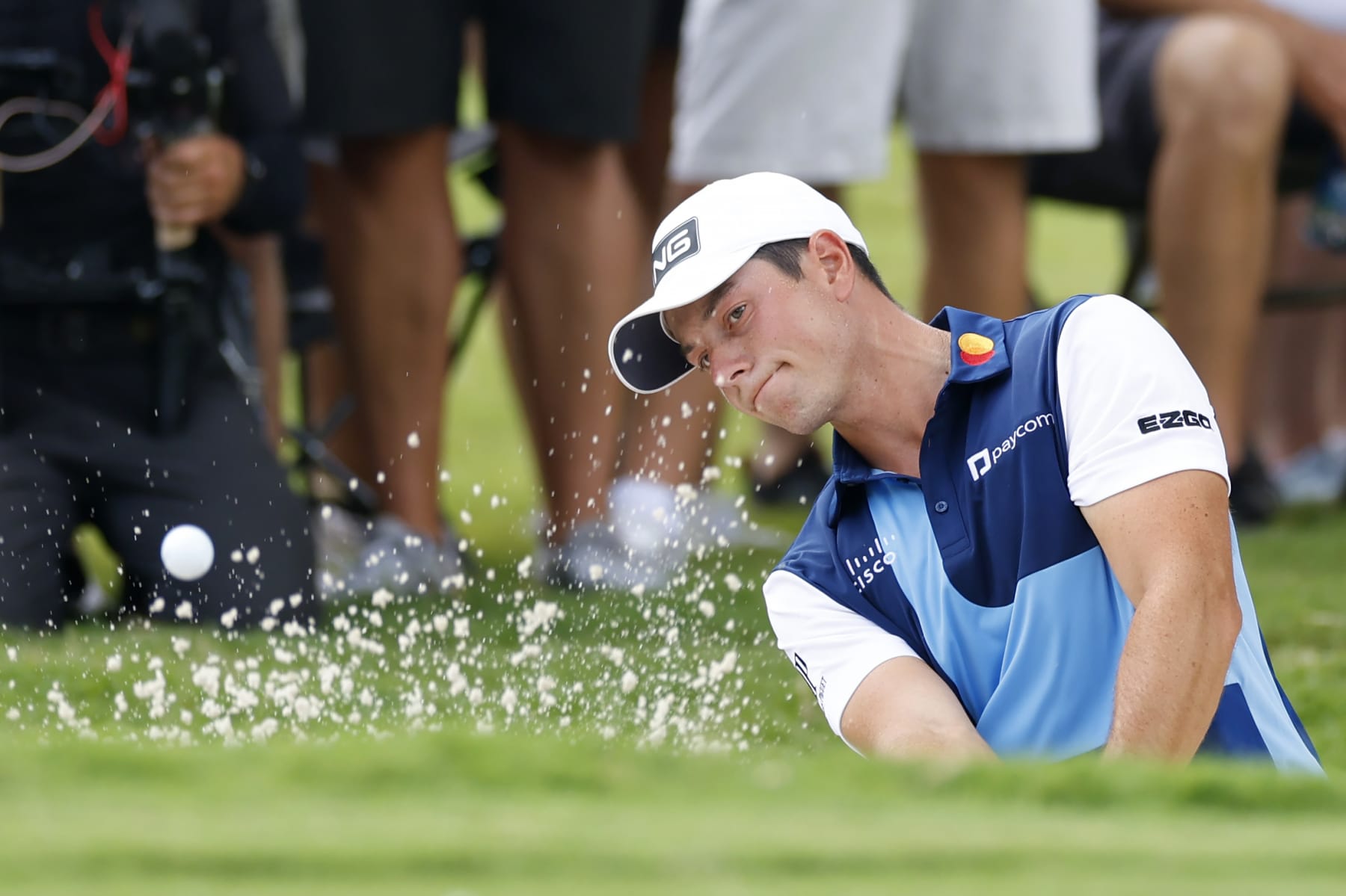ATLANTA, GEORGIA - AUGUST 27: Viktor Hovland of Norway plays a shot from a bunker on the second hole during the final round of the TOUR Championship at East Lake Golf Club on August 27, 2023 in Atlanta, Georgia. (Photo by Mike Ehrmann/Getty Images)