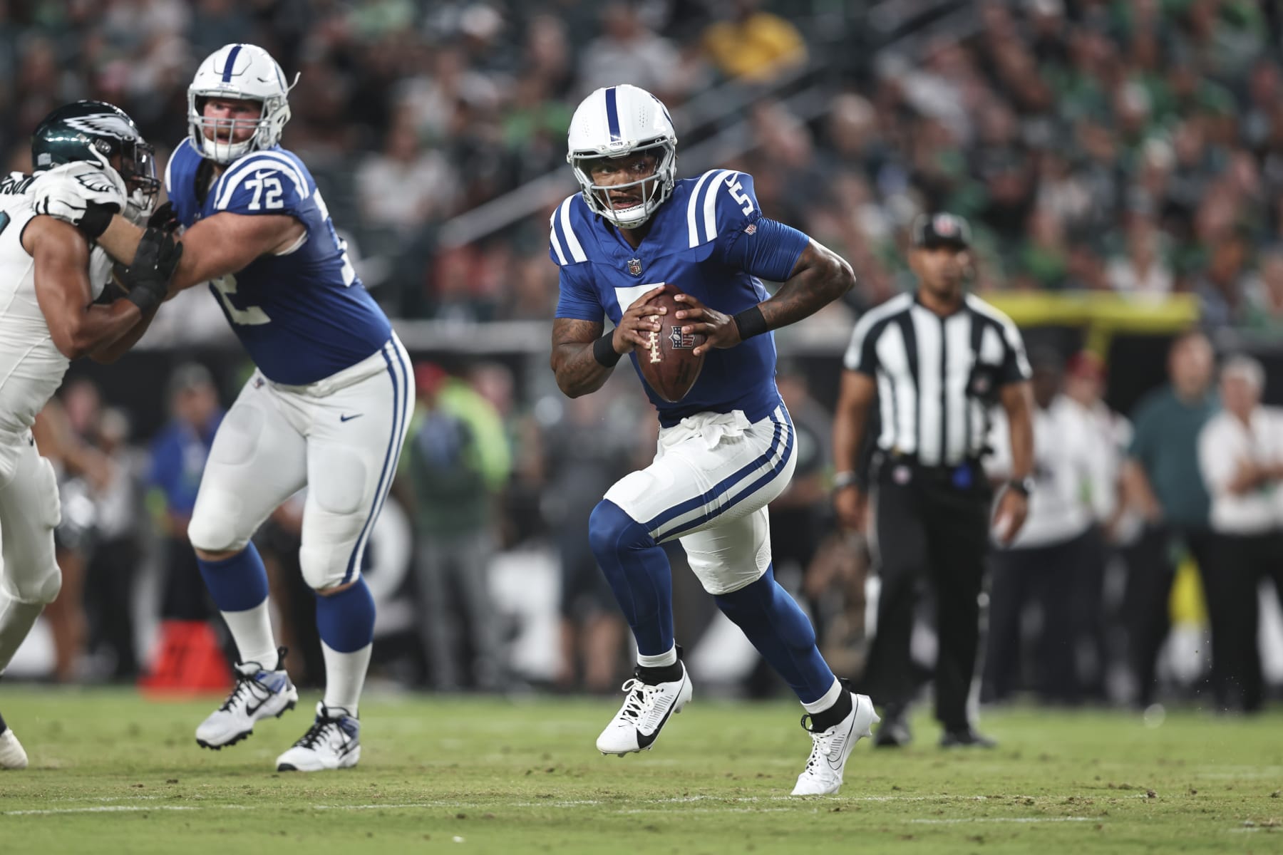 PHILADELPHIA, PENNSYLVANIA - AUGUST 24: Anthony Richardson #5 of the Indianapolis Colts scrambles and runs with the ball against the Philadelphia Eagles during an NFL preseason game at Lincoln Financial Field on August 24, 2023 in Philadelphia, Pennsylvania. (Photo by Michael Owens/Getty Images)
