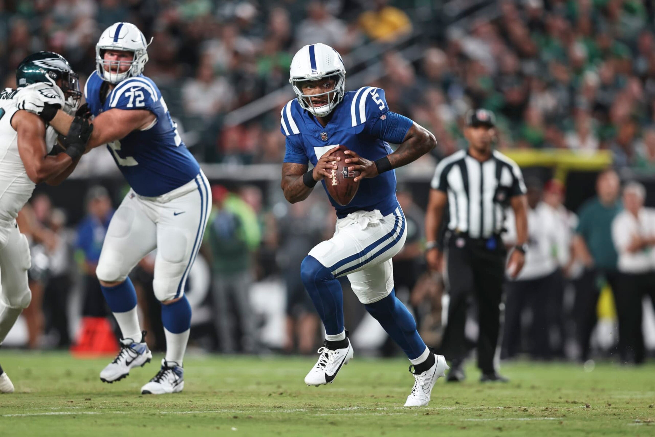 PHILADELPHIA, PENNSYLVANIA - AUGUST 24: Anthony Richardson #5 of the Indianapolis Colts scrambles and runs with the ball against the Philadelphia Eagles during an NFL preseason game at Lincoln Financial Field on August 24, 2023 in Philadelphia, Pennsylvania. (Photo by Michael Owens/Getty Images)