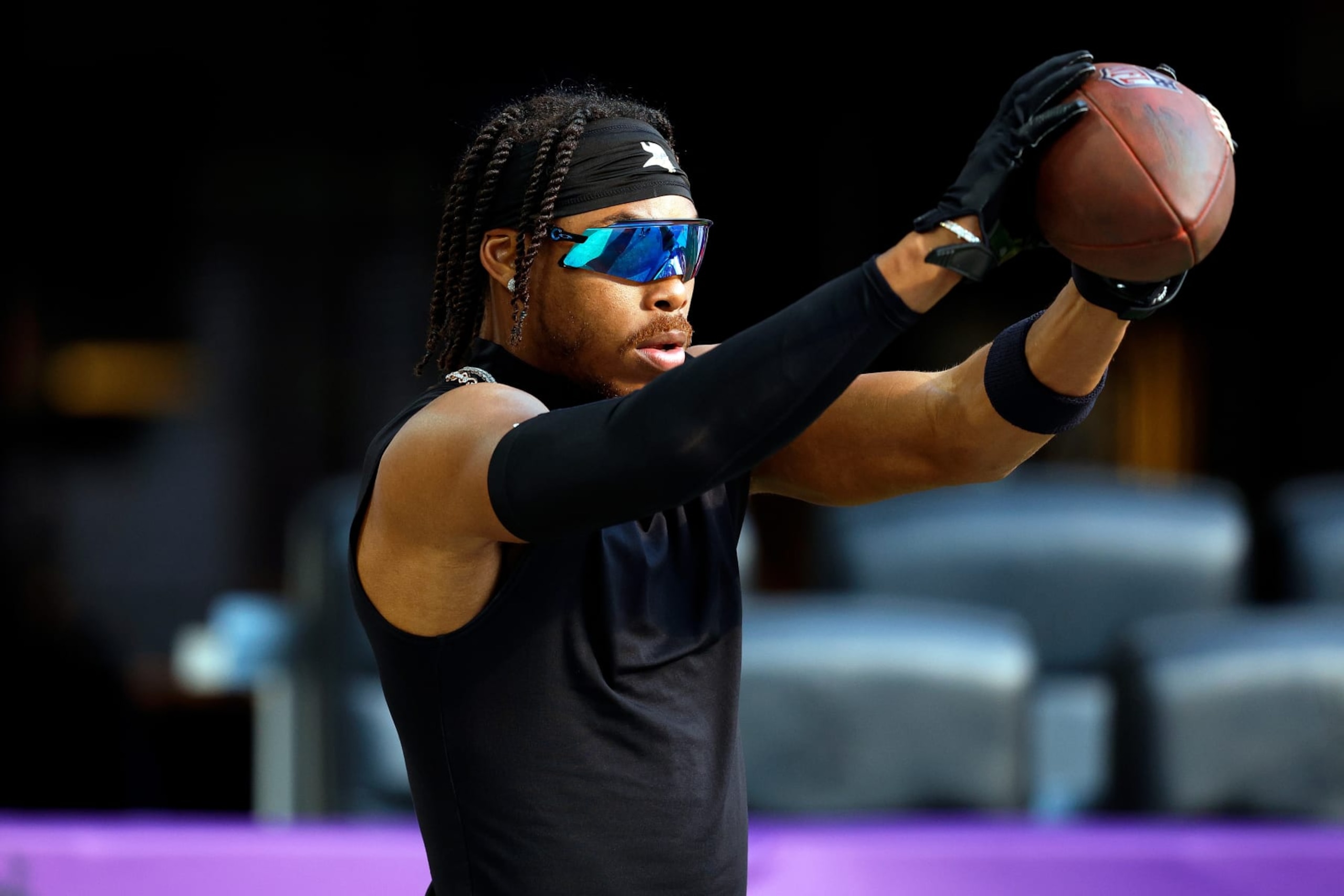 MINNEAPOLIS, MINNESOTA - AUGUST 19: Justin Jefferson #18 of the Minnesota Vikings warms up prior to the start of a preseason game against the Tennessee Titansat U.S. Bank Stadium on August 19, 2023 in Minneapolis, Minnesota. The Titans defeated the Vikings 24-16. (Photo by David Berding/Getty Images)