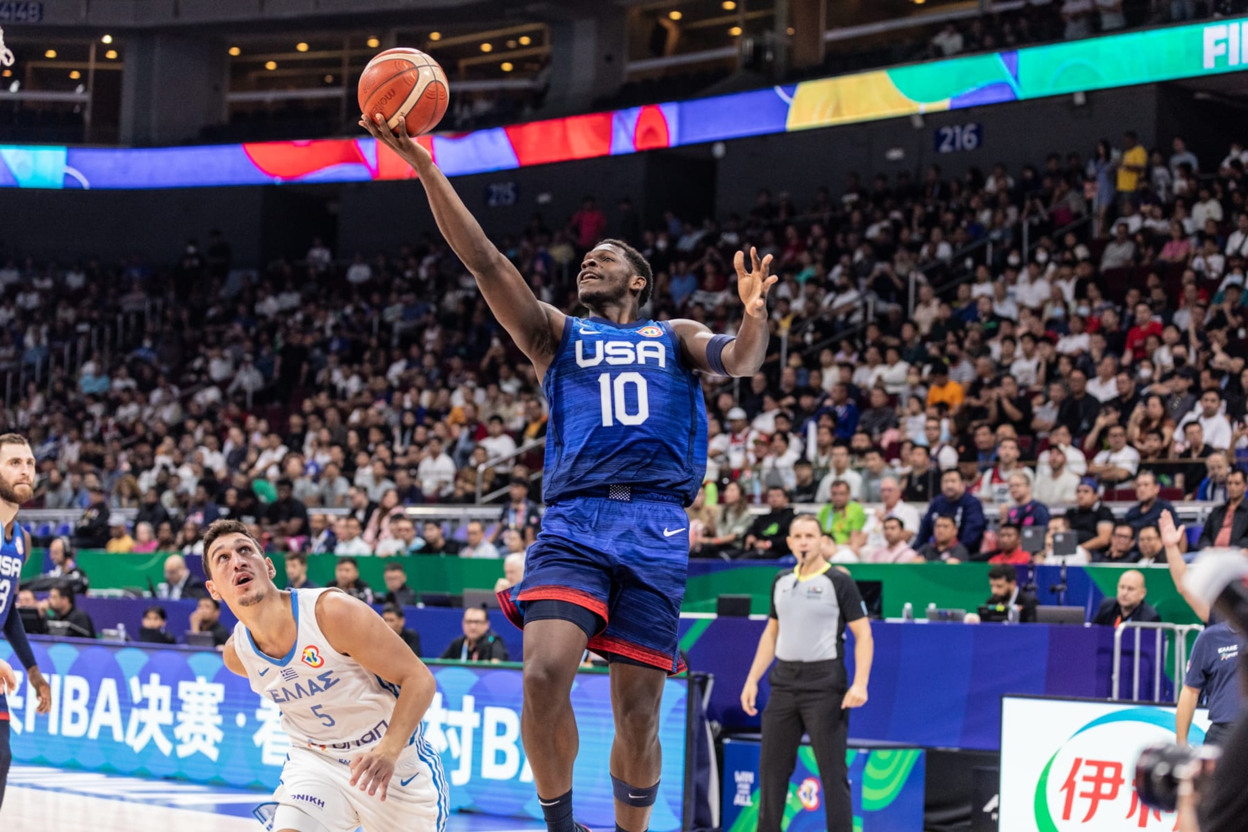 MANILA, PHILIPPINES - 2023/08/28: Anthony Edwards (R) of the United States and Giannoulis Larentzakis (L) of Greece seen in action during the second game of the group phase of the FIBA Basketball World Cup 2023 between the United States and Greece at the Mall of Asia Arena-Manila. Final score; United States 109:81 Greece. (Photo by Nicholas Muller/SOPA Images/LightRocket via Getty Images)