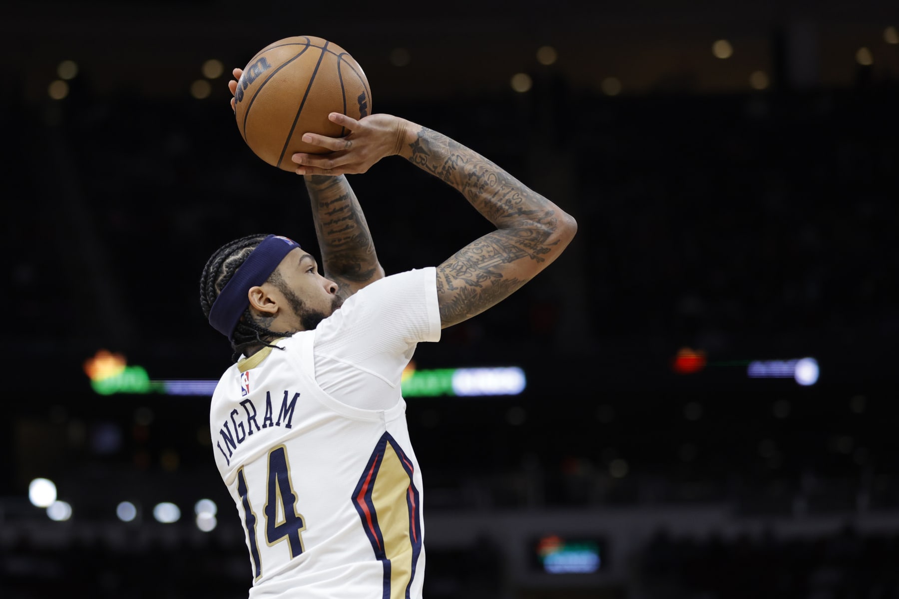 HOUSTON, TEXAS - MARCH 17: Brandon Ingram #14 of the New Orleans Pelicans shoots a basket against the Houston Rockets during the first half at Toyota Center on March 17, 2023 in Houston, Texas. NOTE TO USER: User expressly acknowledges and agrees that, by downloading and or using this photograph, User is consenting to the terms and conditions of the Getty Images License Agreement. (Photo by Carmen Mandato/Getty Images)