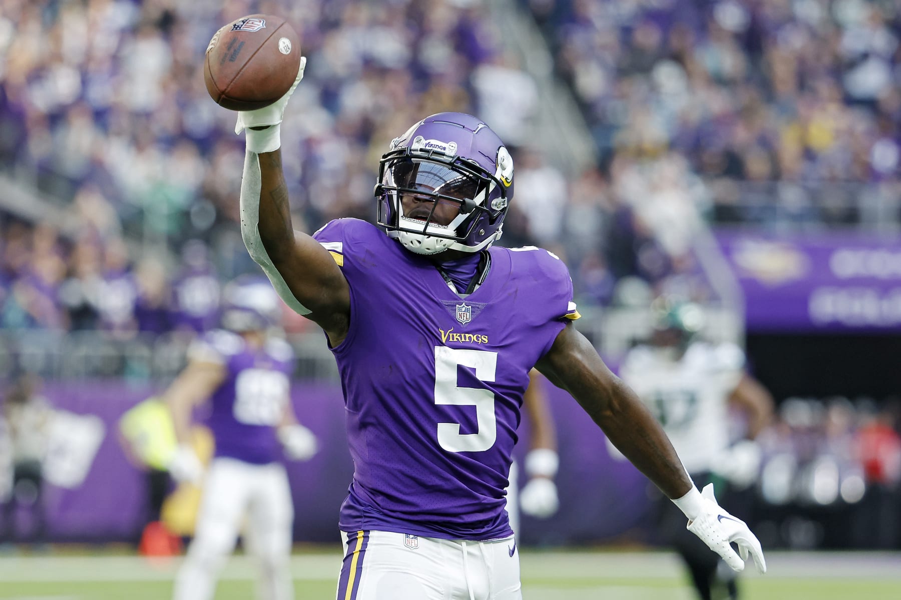 MINNEAPOLIS, MINNESOTA - DECEMBER 04: Jalen Reagor #5 of the Minnesota Vikings celebrates after making a catch during the second quarter against the New York Jets at U.S. Bank Stadium on December 04, 2022 in Minneapolis, Minnesota. (Photo by David Berding/Getty Images)