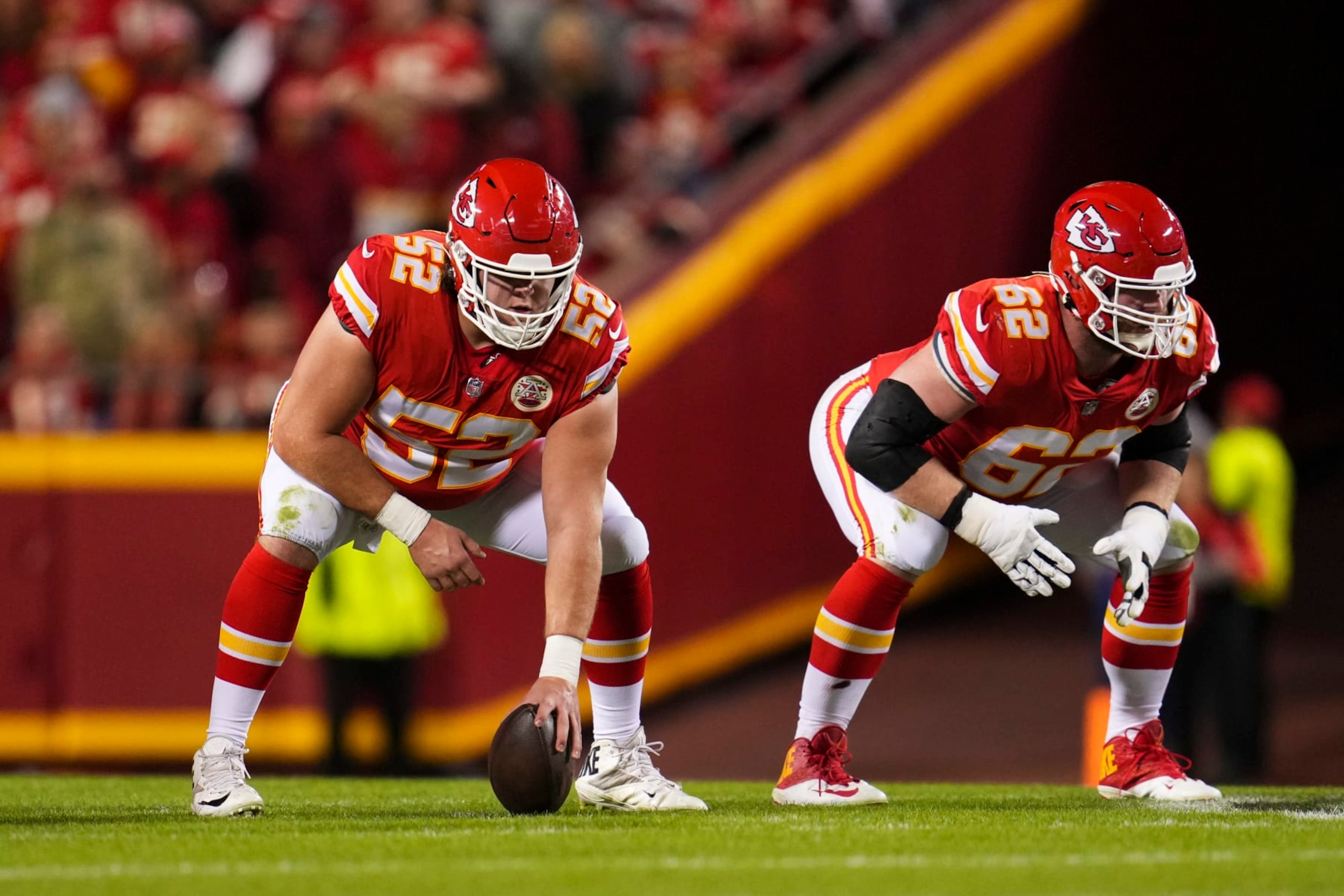 KANSAS CITY, MO - NOVEMBER 06: Joe Thuney #62 of the Kansas City Chiefs gets set against the Tennessee Titans at GEHA Field at Arrowhead Stadium on November 6, 2022 in Kansas City, Missouri. (Photo by Cooper Neill/Getty Images) KANSAS CITY, MO - NOVEMBER 06: Joe Thuney #62 of the Kansas City Chiefs gets set against the Tennessee Titans at GEHA Field at Arrowhead Stadium on November 6, 2022 in Kansas City, Missouri. (Photo by Cooper Neill/Getty Images)