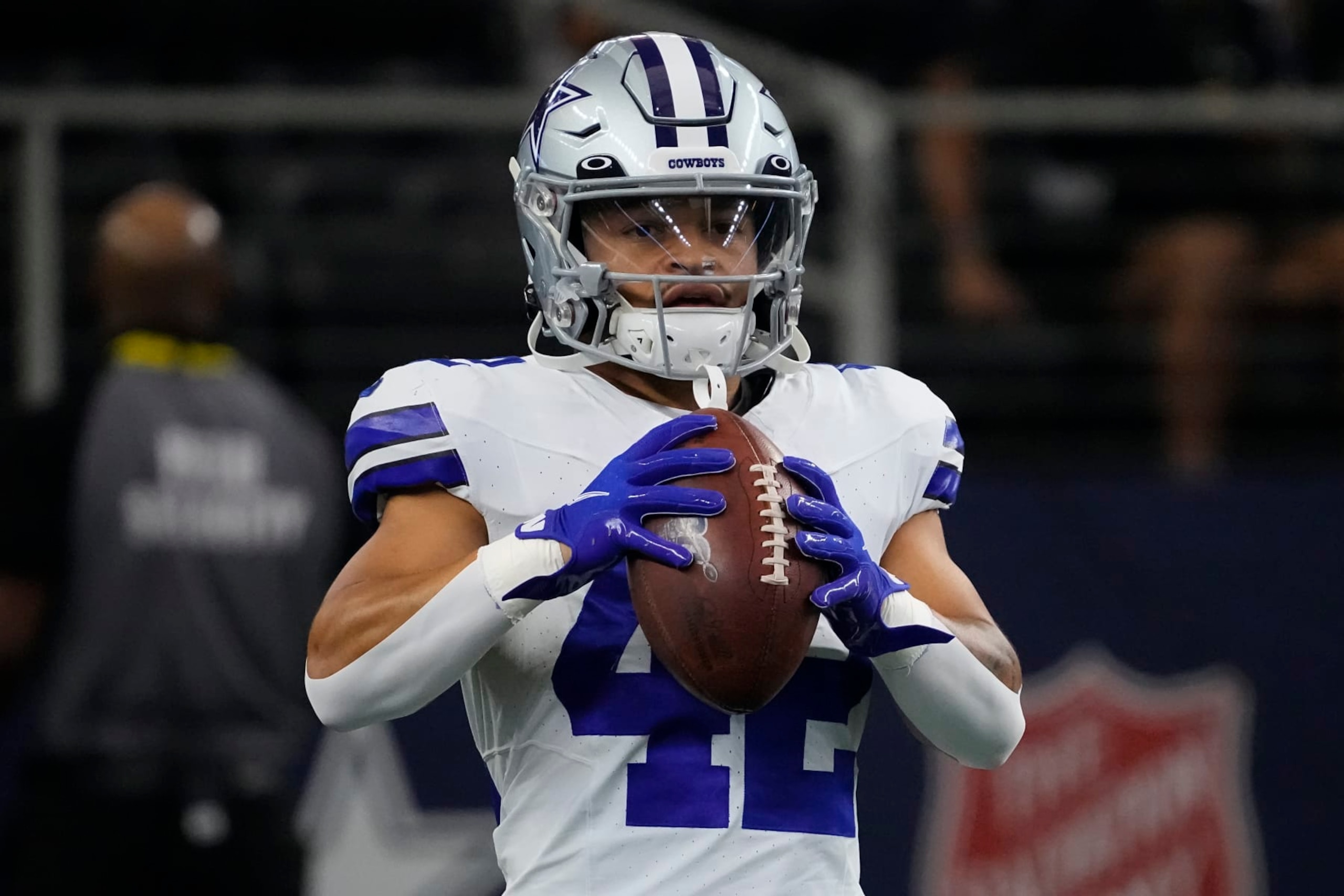 Dallas Cowboys running back Deuce Vaughn warms up before a preseason NFL football game against the Las Vegas Raiders in Arlington, Texas, Saturday, Aug. 26, 2023. (AP Photo/Sam Hodde)
