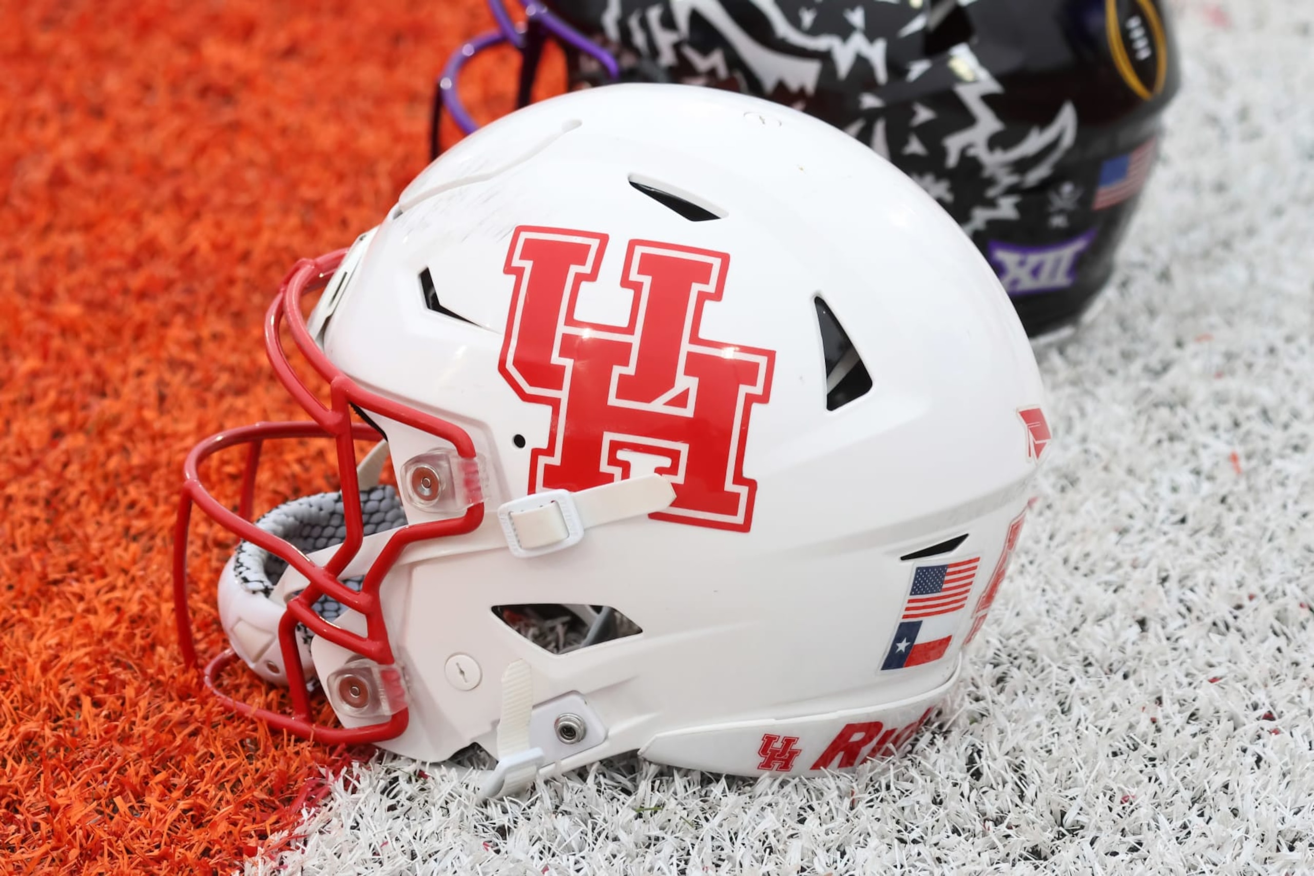 MOBILE, AL - FEBRUARY 02: A general view of a Houston Cougars helmet during the Reese's Senior Bowl team practice session on February 2, 2023 at Hancock Whitney Stadium in Mobile, Alabama. (Photo by Michael Wade/Icon Sportswire via Getty Images) MOBILE, AL - FEBRUARY 02: A general view of a Houston Cougars helmet during the Reese's Senior Bowl team practice session on February 2, 2023 at Hancock Whitney Stadium in Mobile, Alabama. (Photo by Michael Wade/Icon Sportswire via Getty Images)