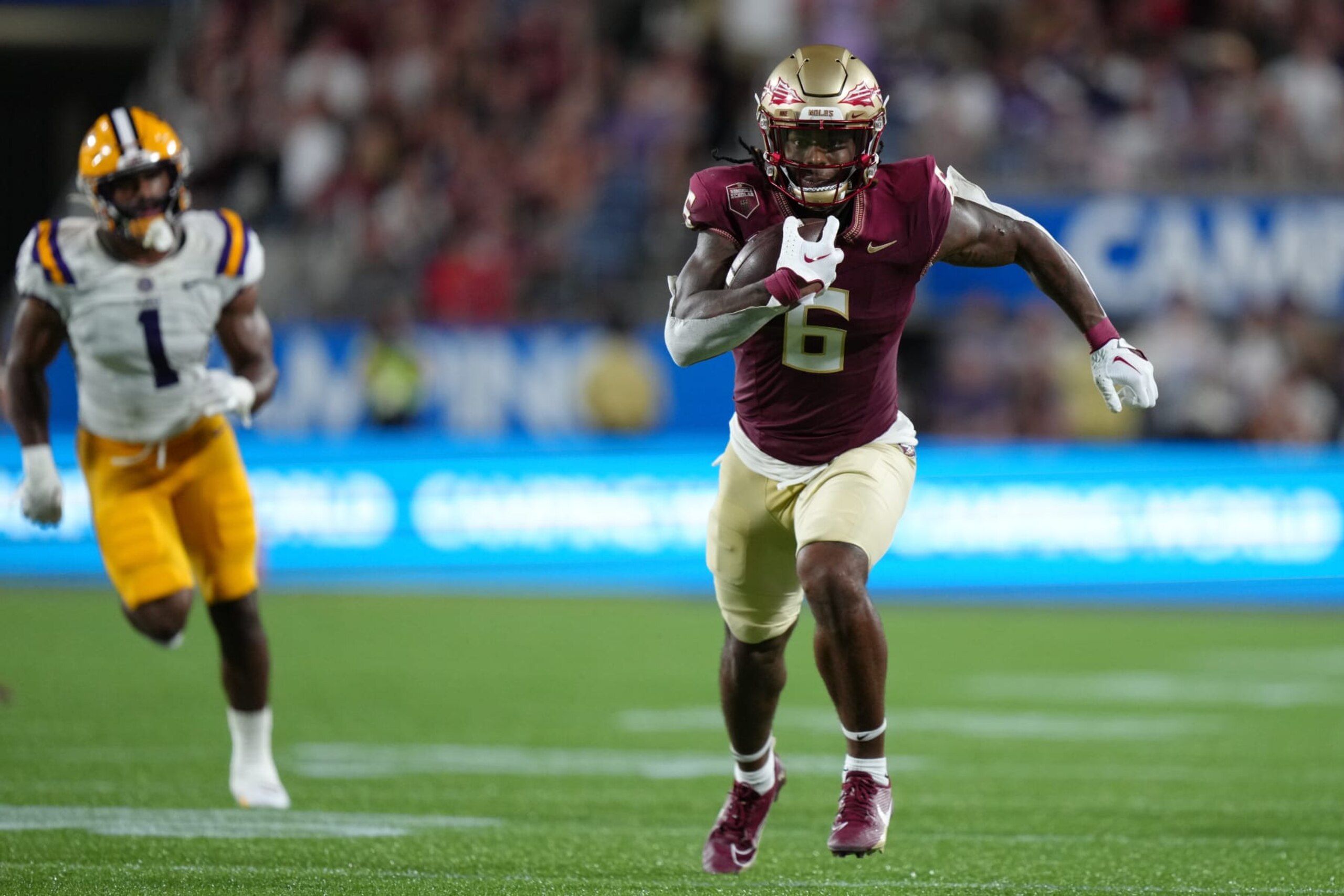 ORLANDO, FL - SEPTEMBER 03:Florida State Seminoles tight end Jaheim Bell (6) breaks free for a rushing touchdown in the second half during the Camping World Kickoff game between the LSU Tigers and the Florida State Seminoles, on Sunday, September 3, 2023 at Camping World Stadium in Orlando, Fla. (Photo by Peter Joneleit/Icon Sportswire via Getty Images)